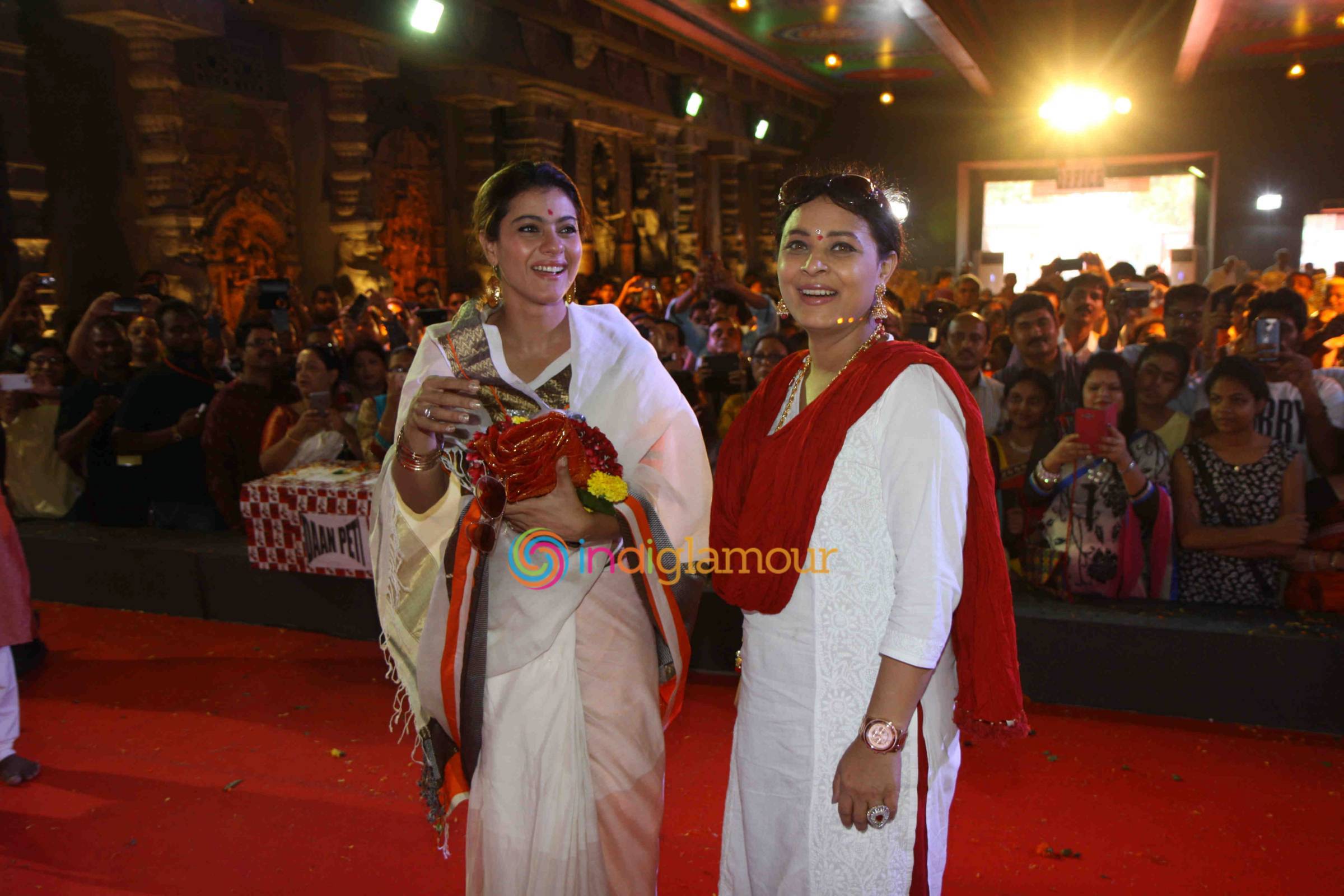 Kajol with Family Celebrates Durga Puja Event hd photo