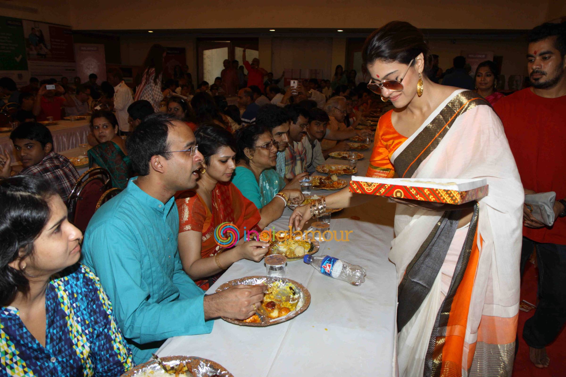 Kajol with Family Celebrates Durga Puja Event hd photo