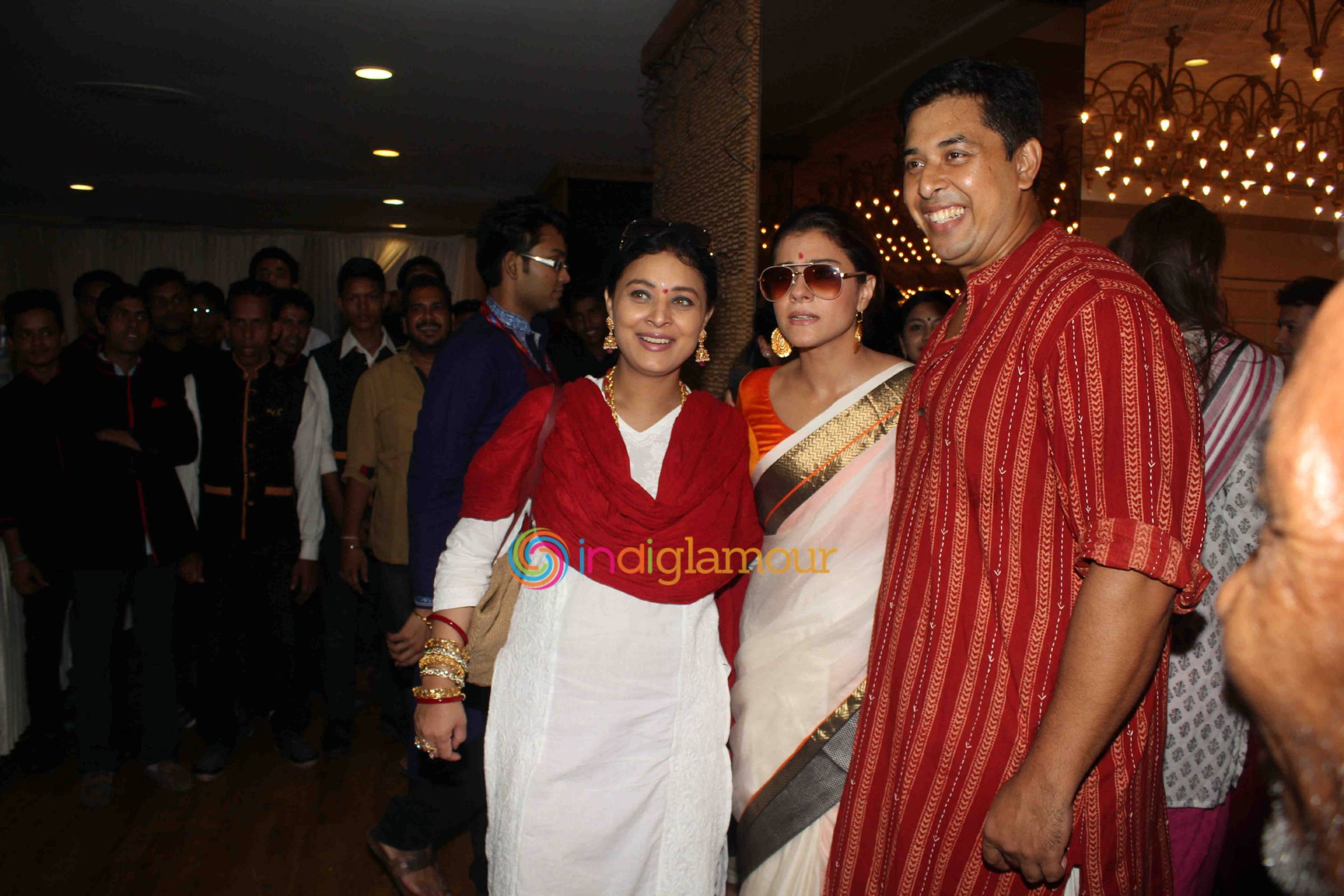 Kajol with Family Celebrates Durga Puja Event hd photo