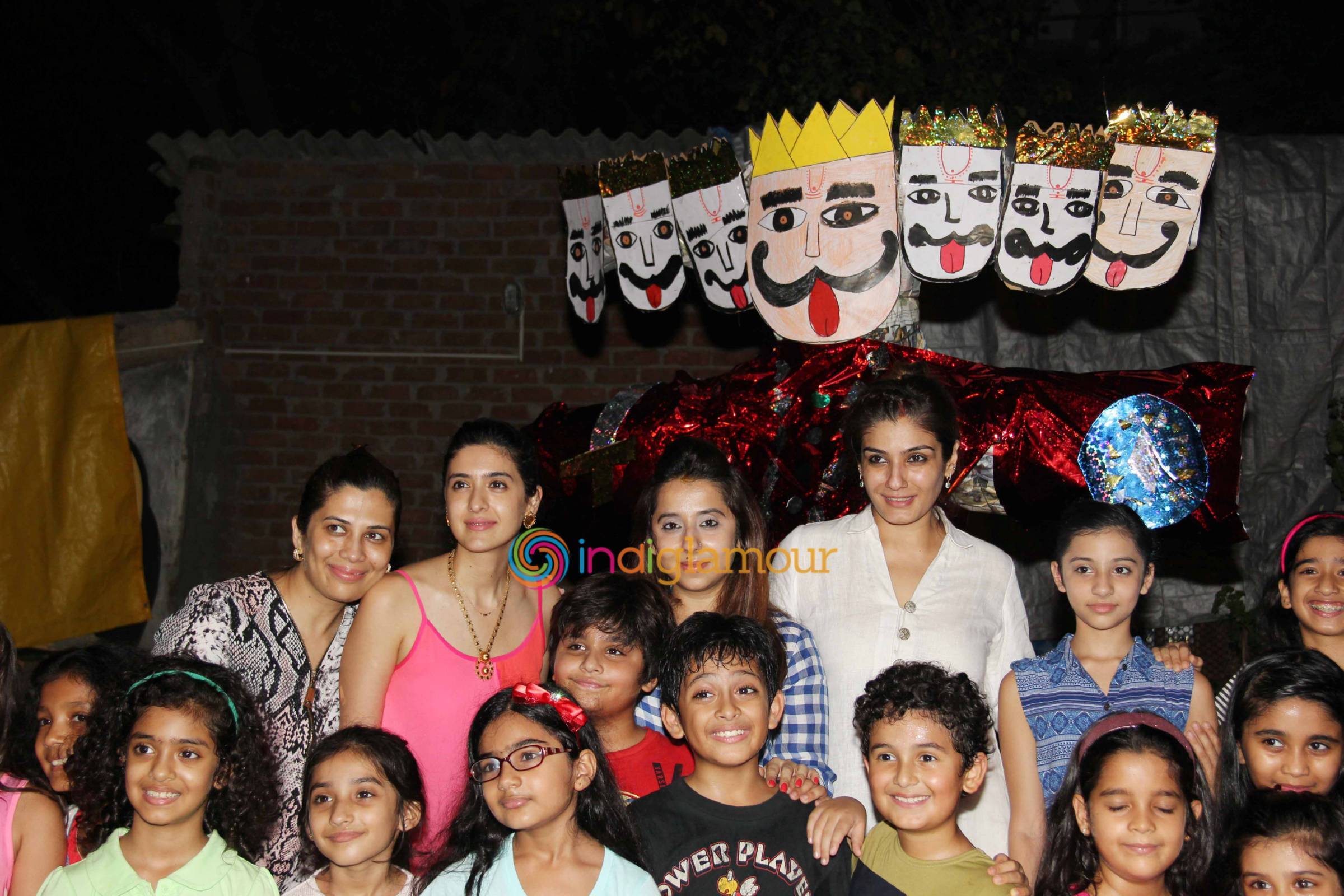 Raveena Tandon Celebrates Dussehra Event hd photo