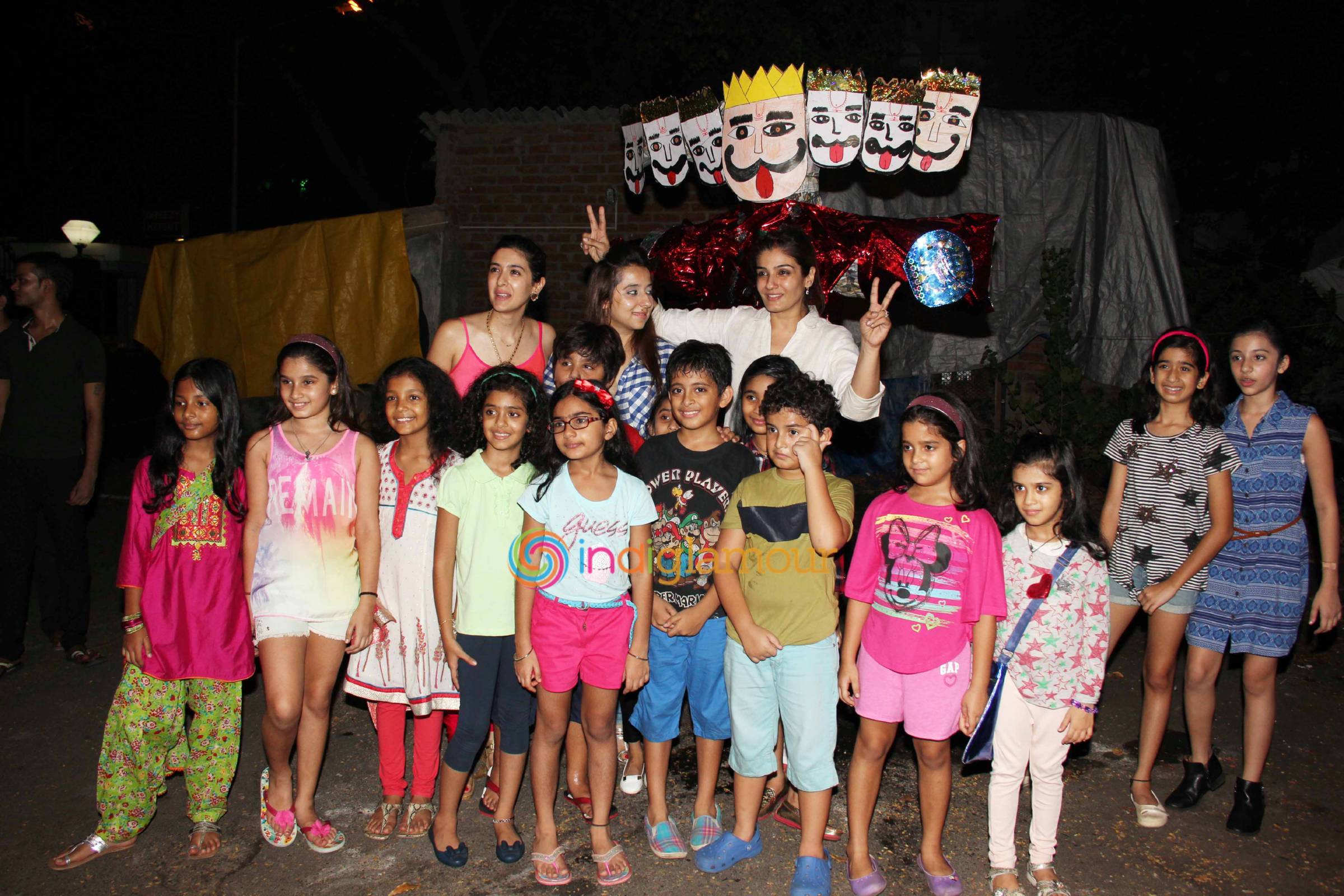 Raveena Tandon Celebrates Dussehra Event hd photo
