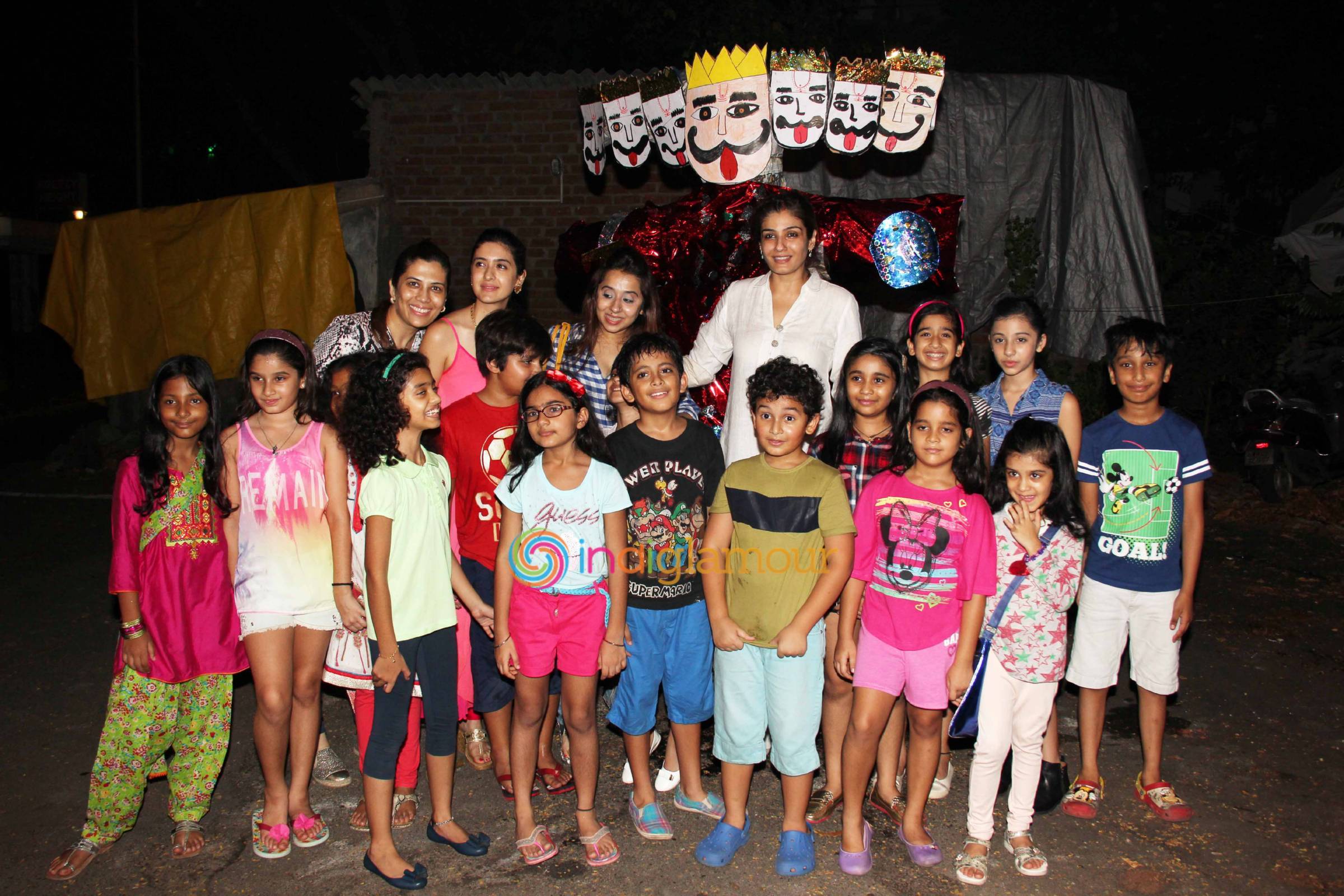 Raveena Tandon Celebrates Dussehra Event hd photo