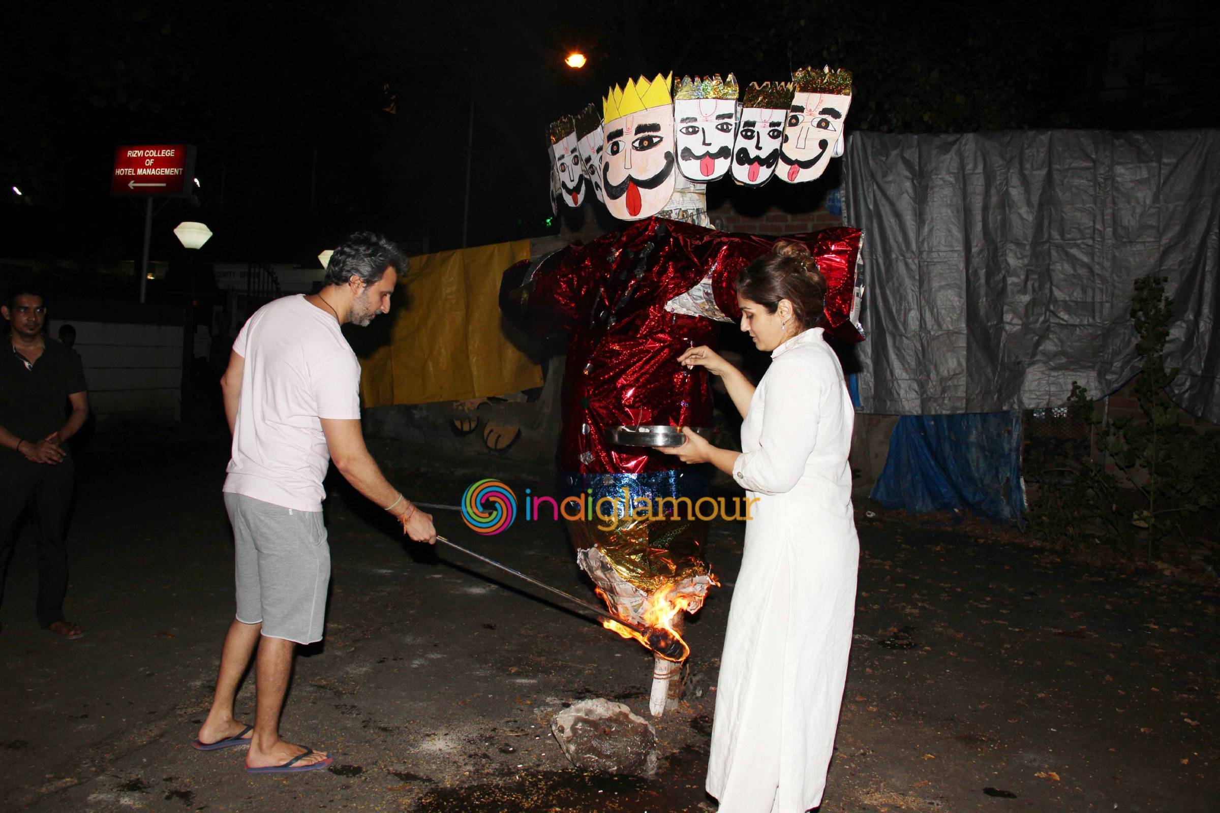 Raveena Tandon Celebrates Dussehra Event hd photo