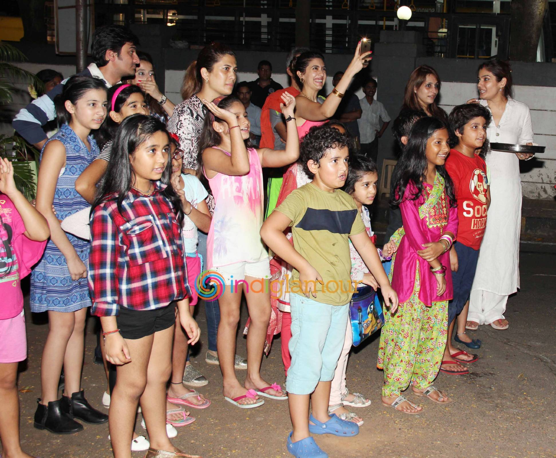 Raveena Tandon Celebrates Dussehra Event hd photo