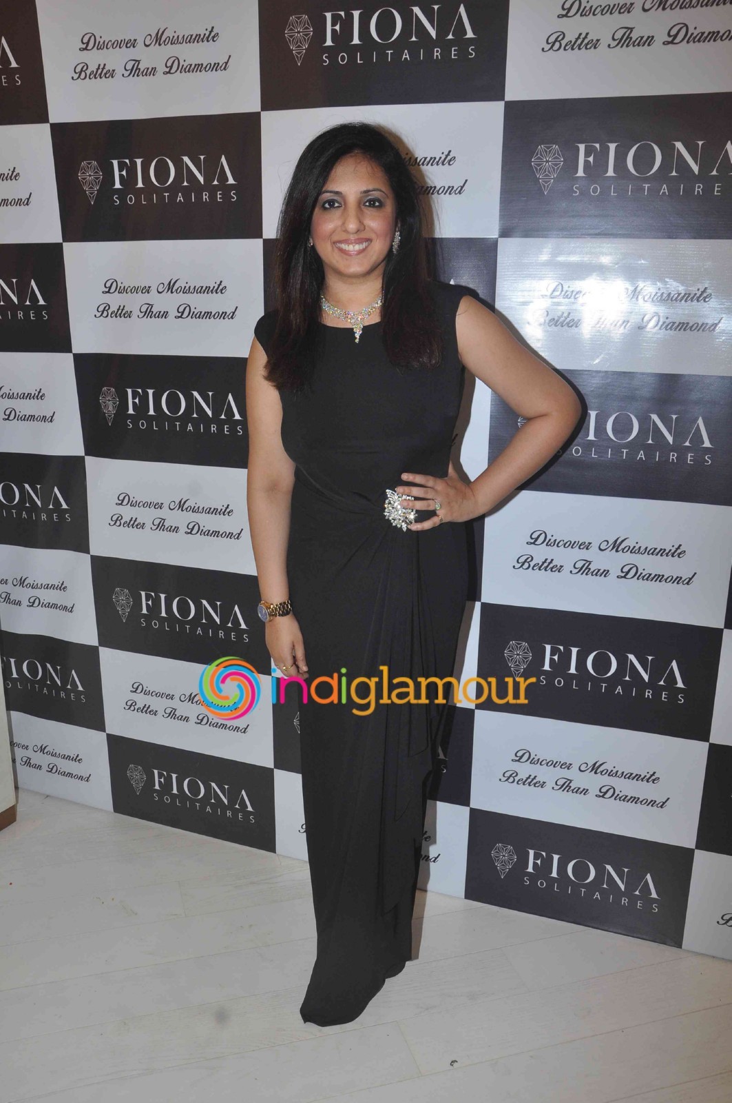 Soha Ali Khan Inagurates Fiona Solitaires Store Event hd photo