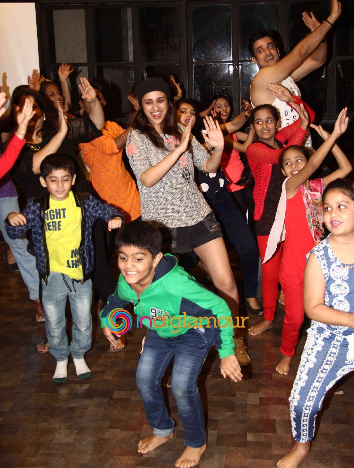 Parineeti Chopra Attends Dance Finale of Strut Academy Event hd photo