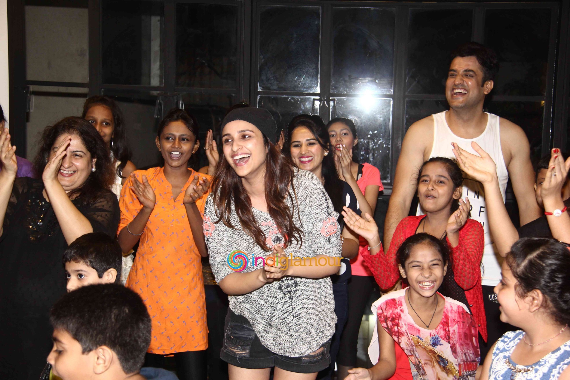 Parineeti Chopra Attends Dance Finale of Strut Academy Event hd photo