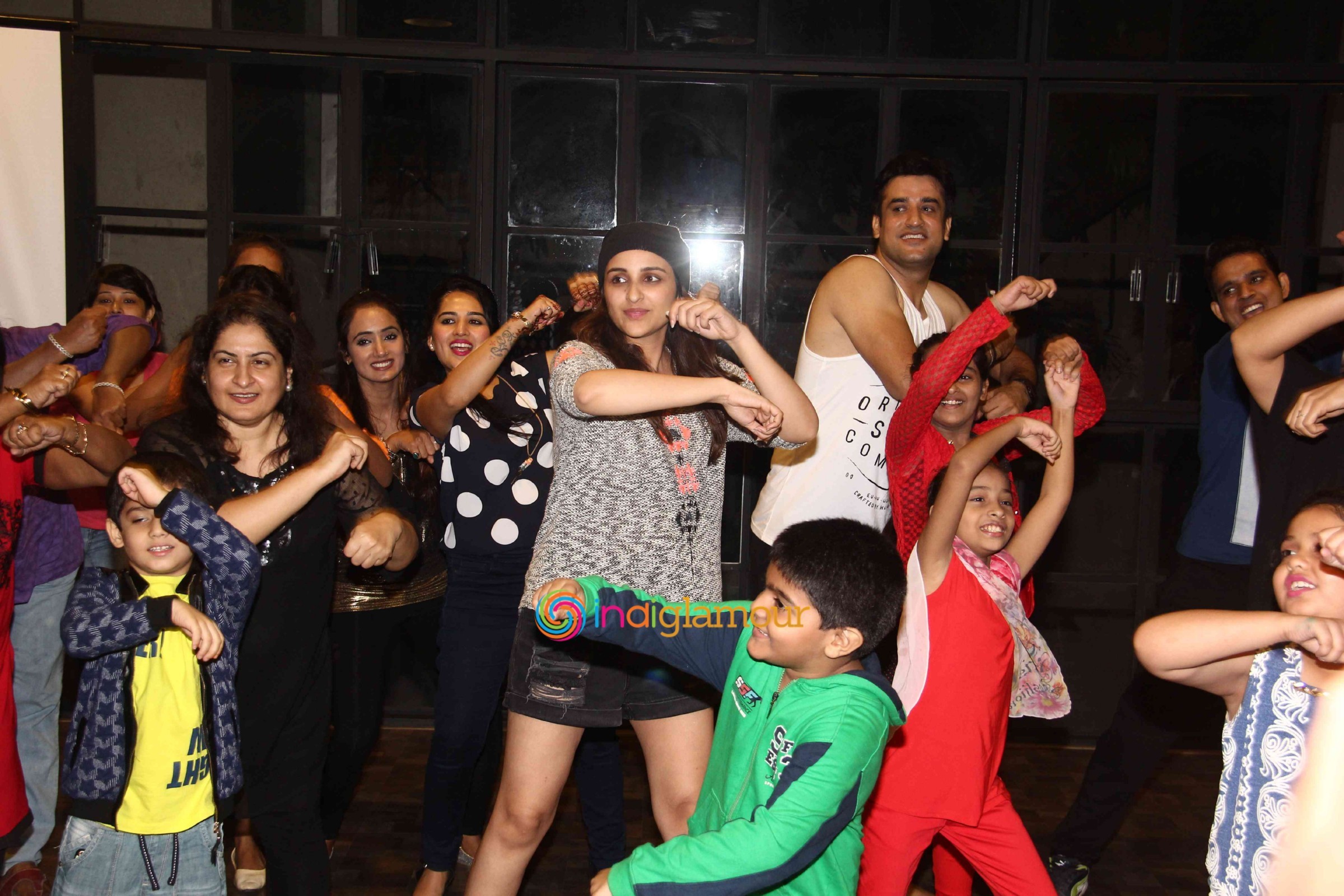 Parineeti Chopra Attends Dance Finale of Strut Academy Event hd photo