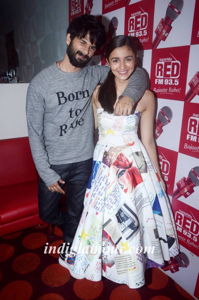 Shahid Kapoor and Alia Bhatt Launches Song of Shaandaar at Red FM Event hd photo