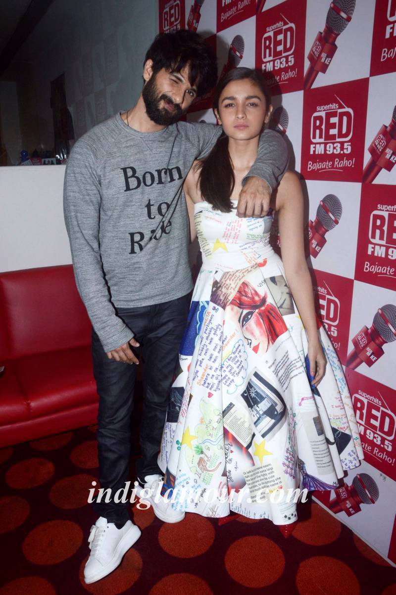 Shahid Kapoor and Alia Bhatt Launches Song of Shaandaar at Red FM Event hd photo