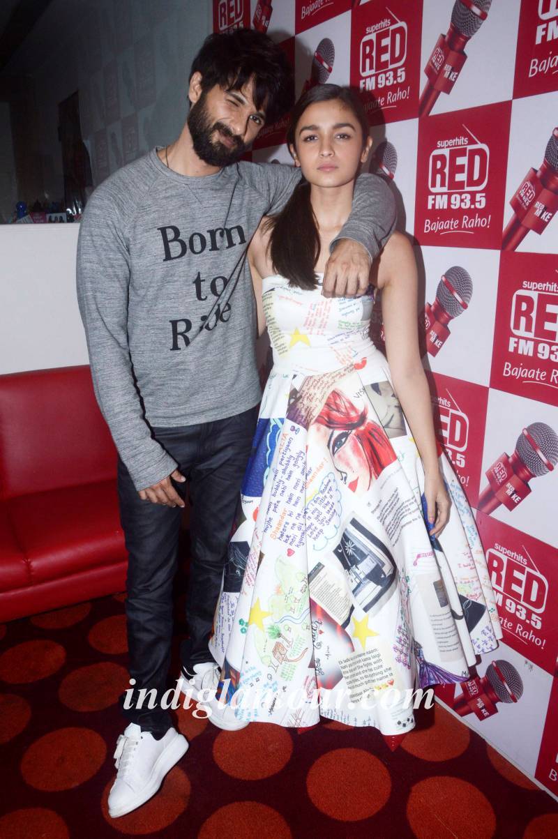 Shahid Kapoor and Alia Bhatt Launches Song of Shaandaar at Red FM Event hd photo