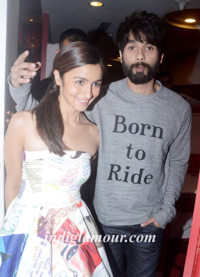 Shahid Kapoor and Alia Bhatt Launches Song of Shaandaar at Red FM Event hd photo