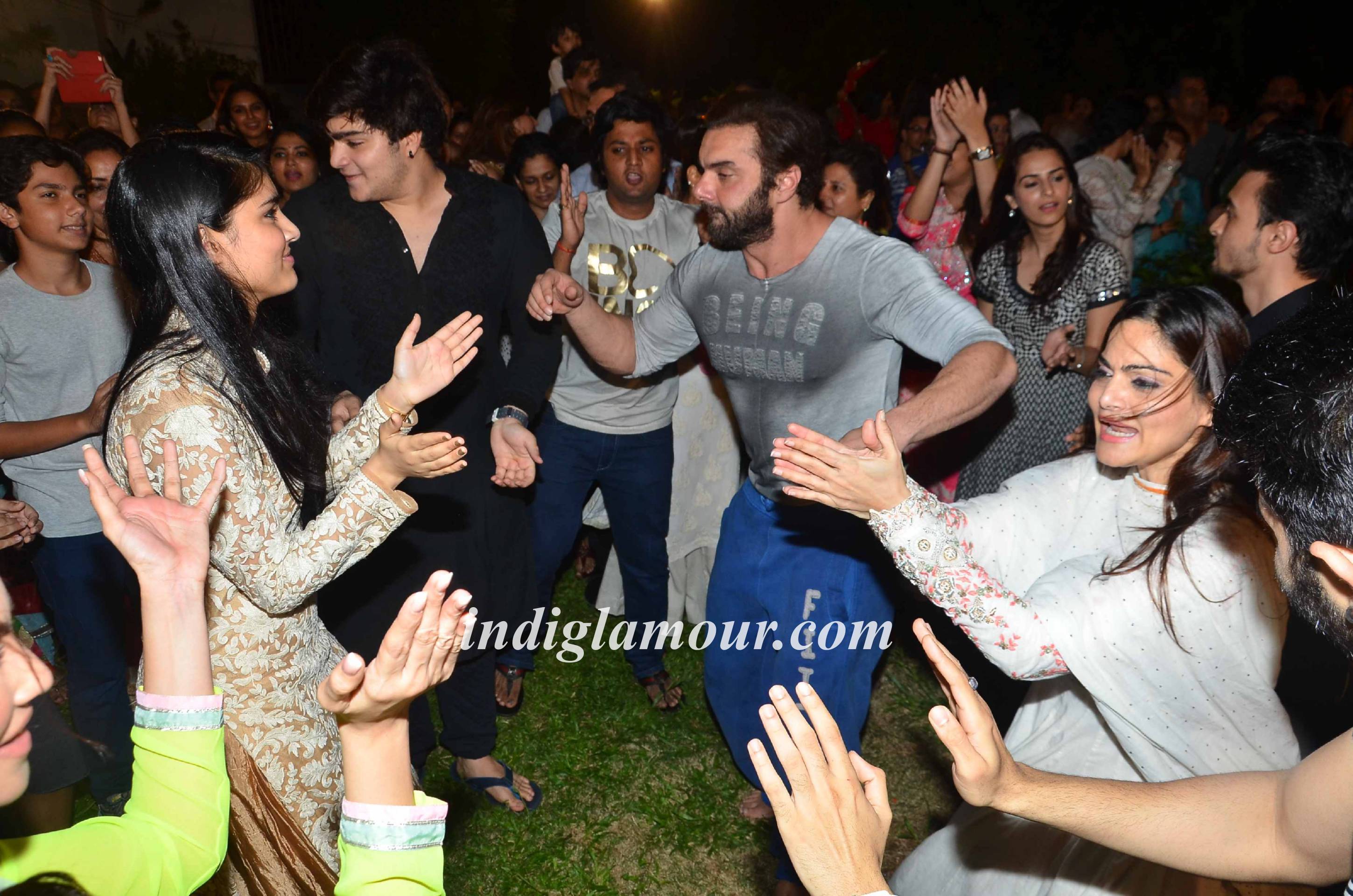 Salman Khan and Family Celebrates Ganpati Visarjan and Aarti Event hd photo