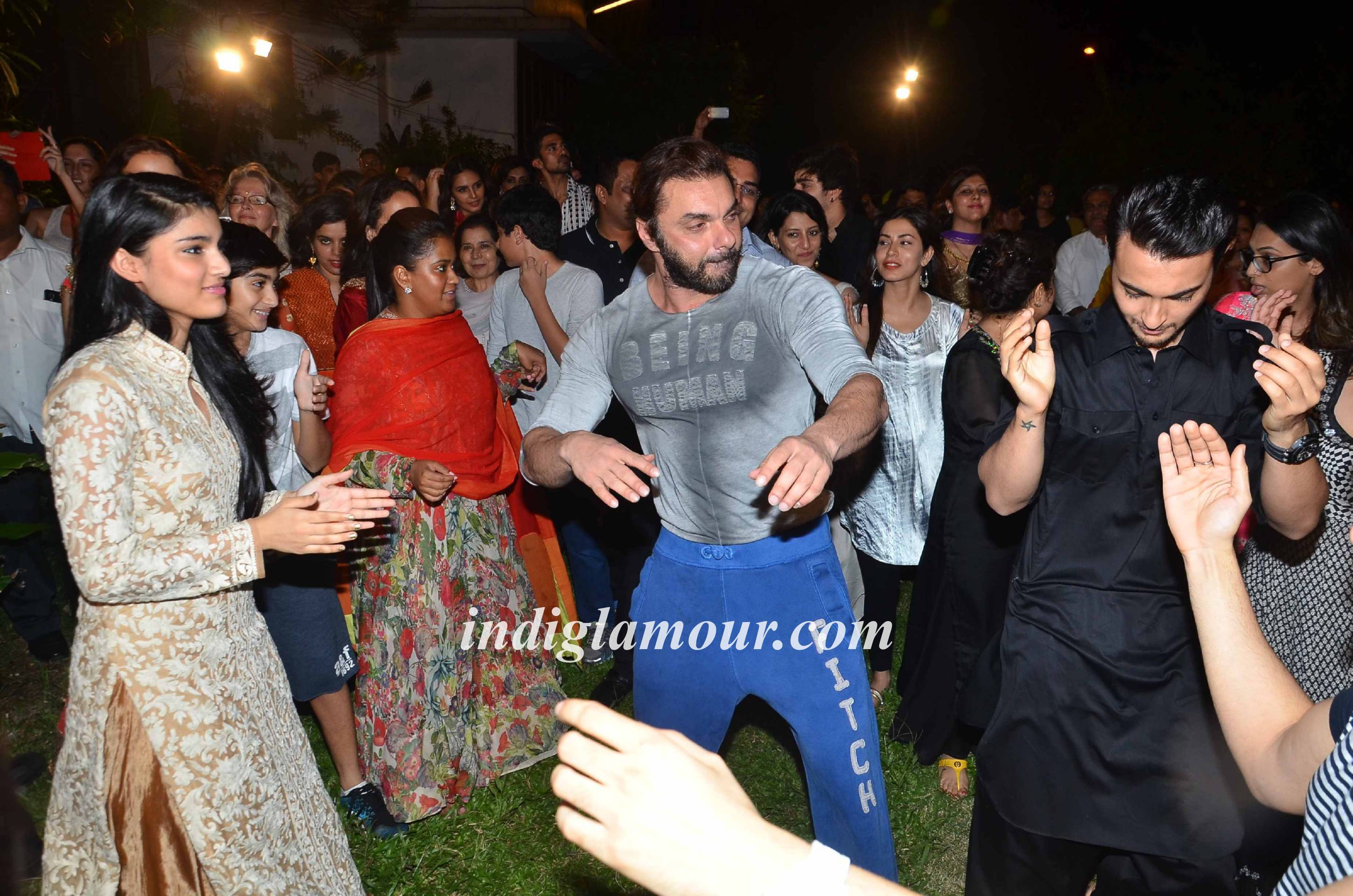 Salman Khan and Family Celebrates Ganpati Visarjan and Aarti Event hd photo