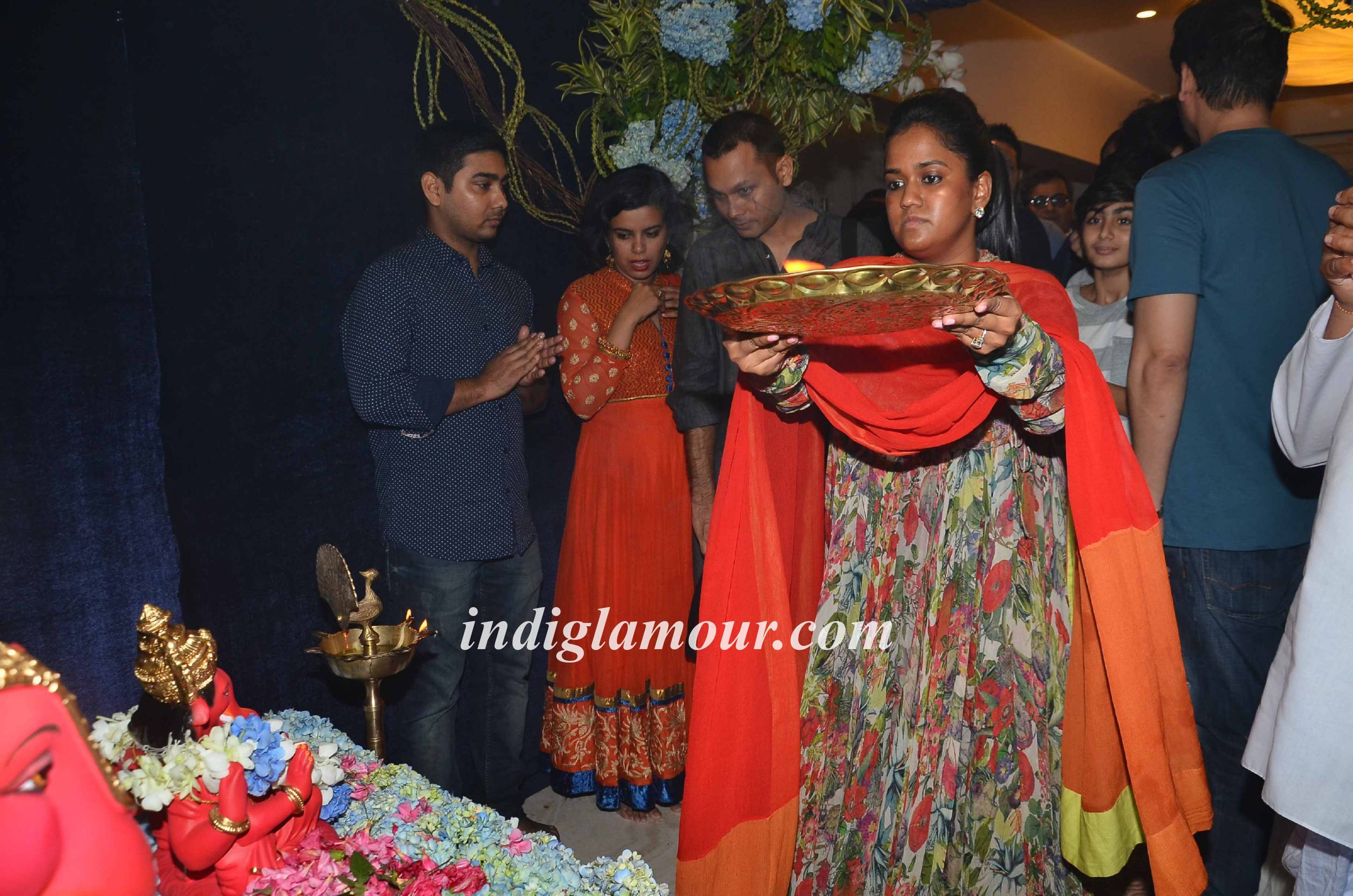 Salman Khan and Family Celebrates Ganpati Visarjan and Aarti Event hd photo