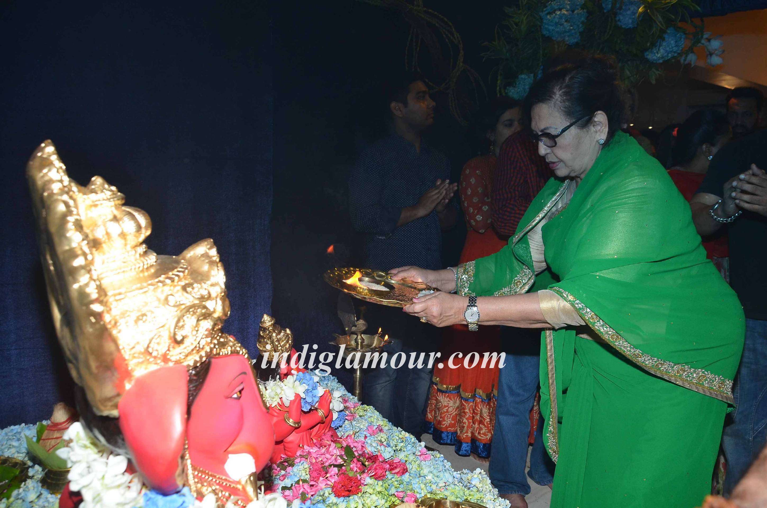 Salman Khan and Family Celebrates Ganpati Visarjan and Aarti Event hd photo