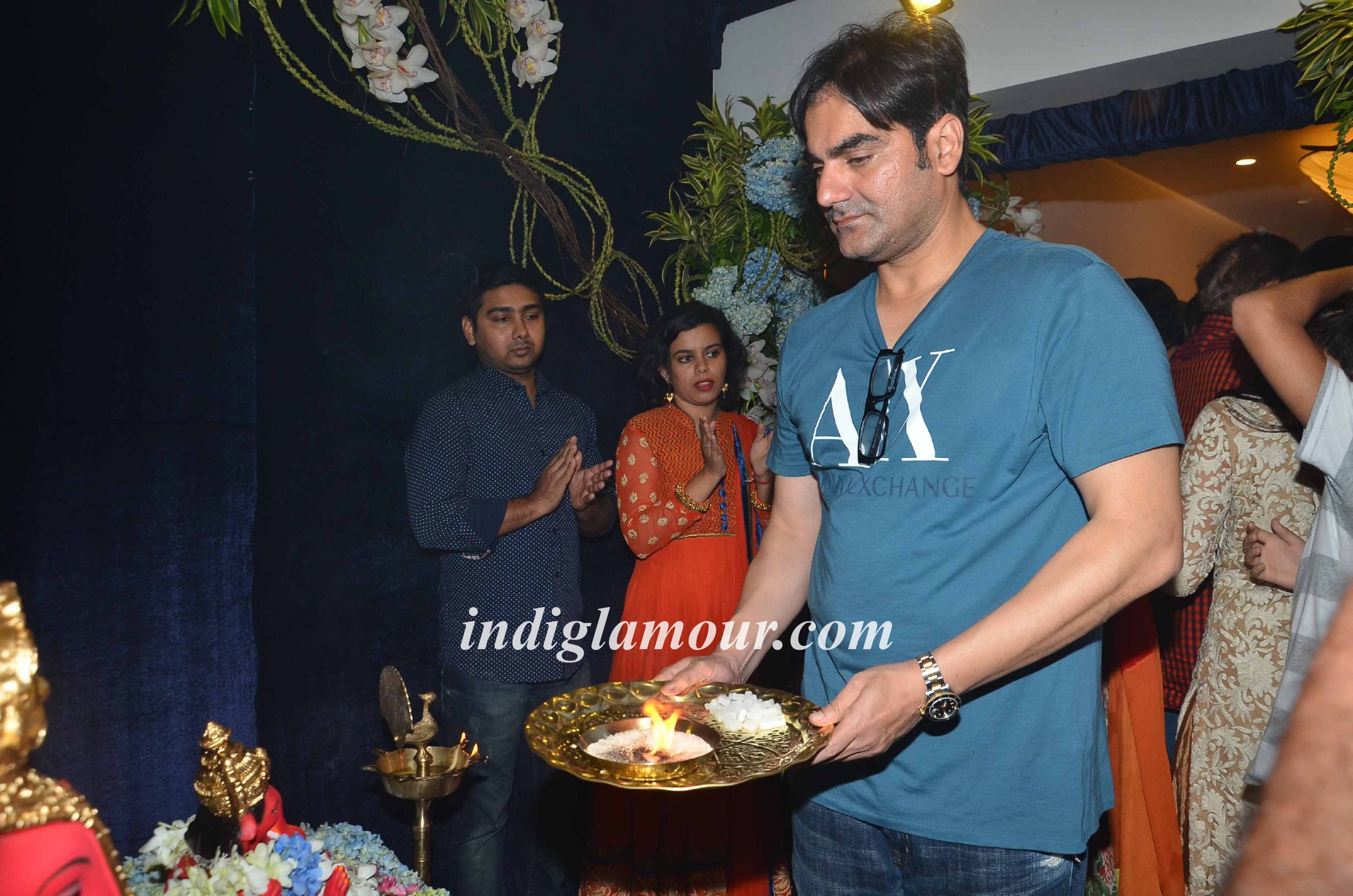 Salman Khan and Family Celebrates Ganpati Visarjan and Aarti Event hd photo