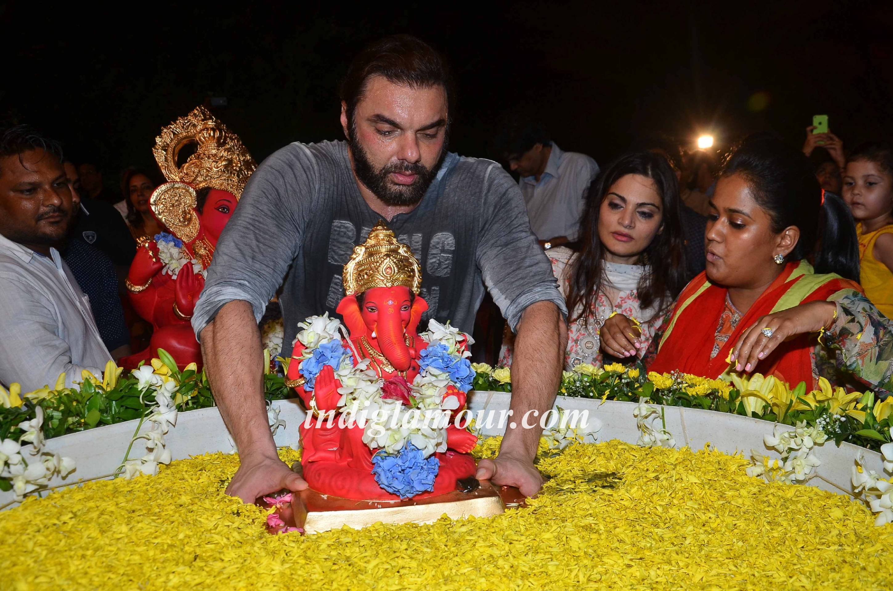Salman Khan and Family Celebrates Ganpati Visarjan and Aarti Event hd photo