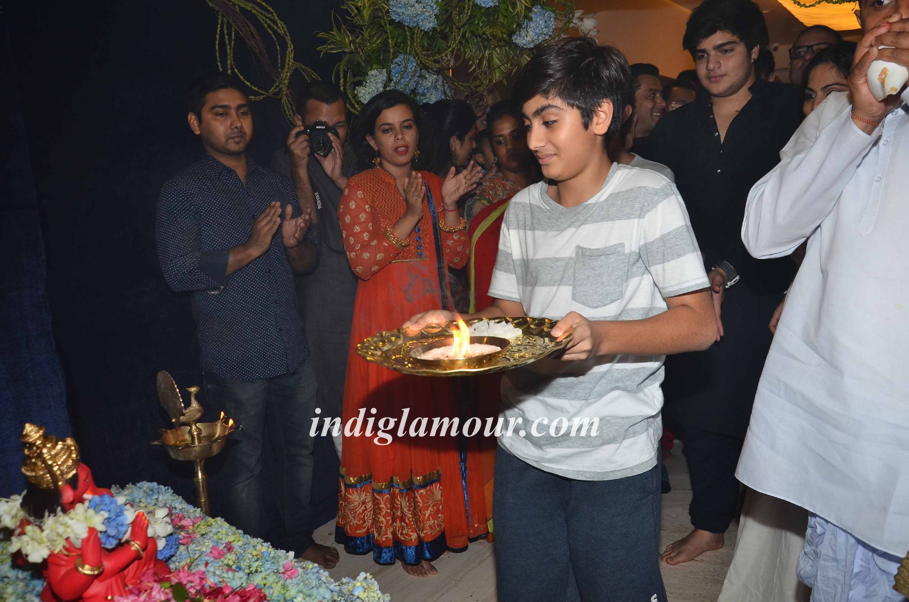 Salman Khan and Family Celebrates Ganpati Visarjan and Aarti Event hd photo