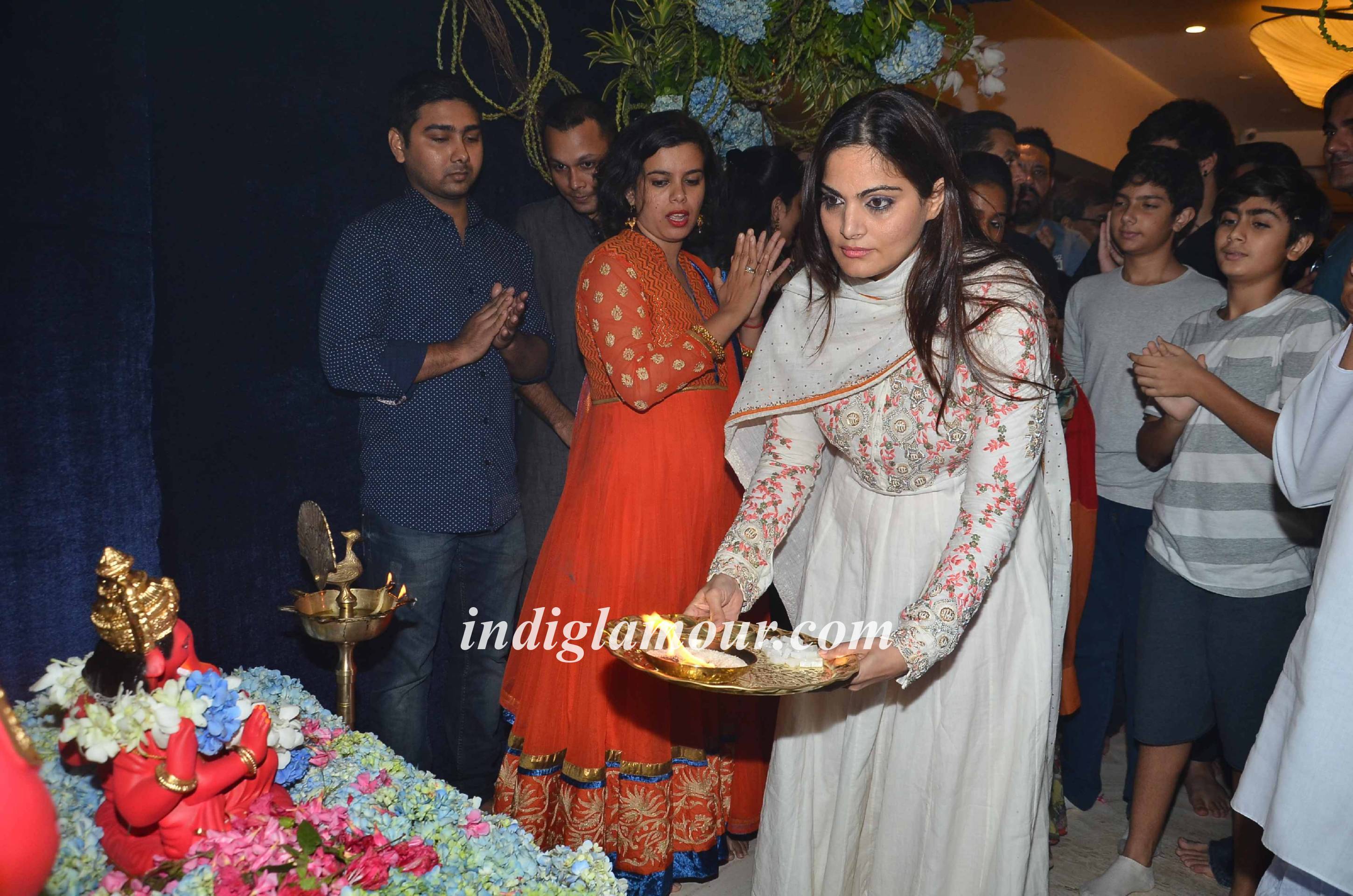 Salman Khan and Family Celebrates Ganpati Visarjan and Aarti Event hd photo