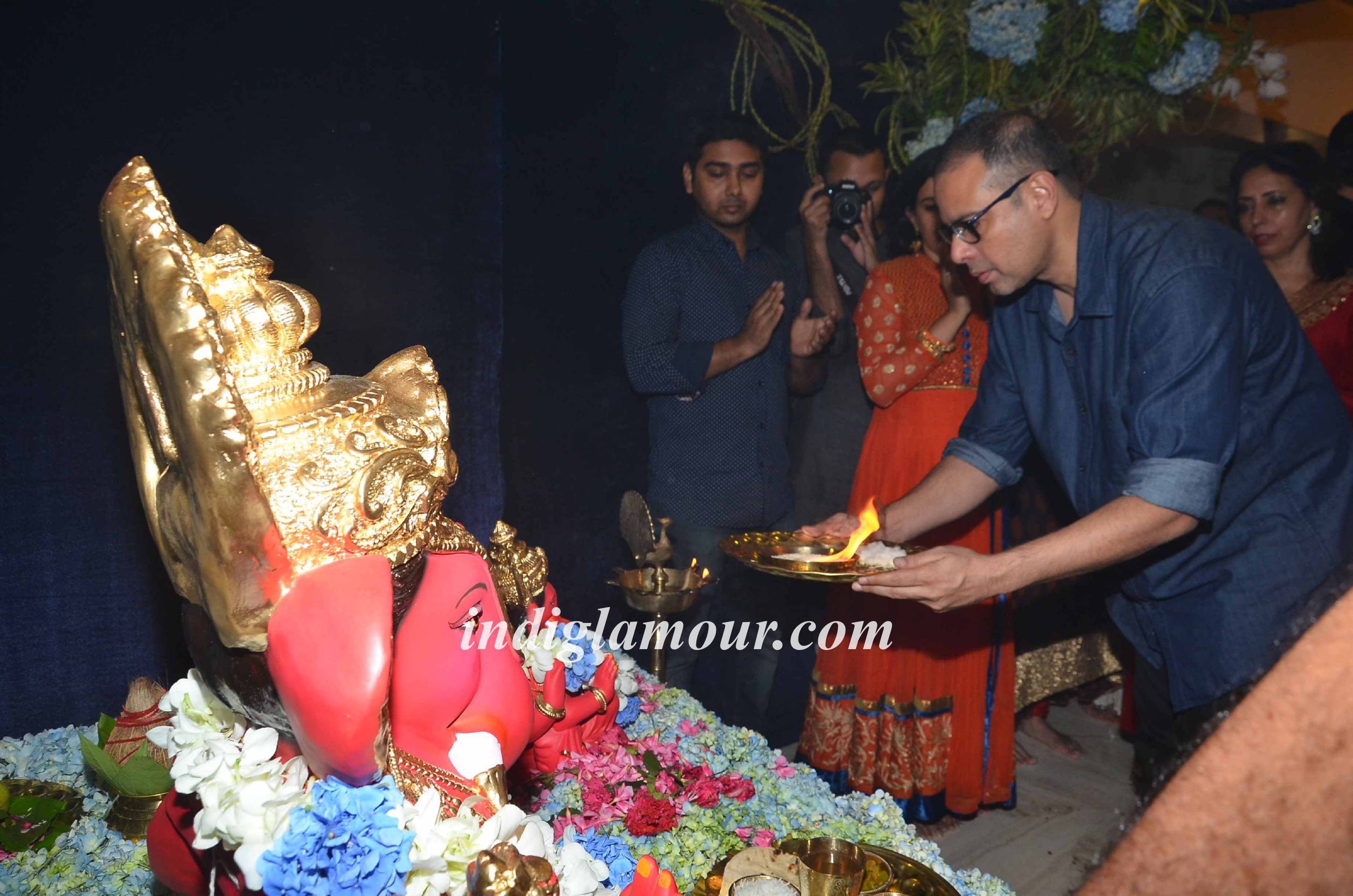 Salman Khan and Family Celebrates Ganpati Visarjan and Aarti Event hd photo