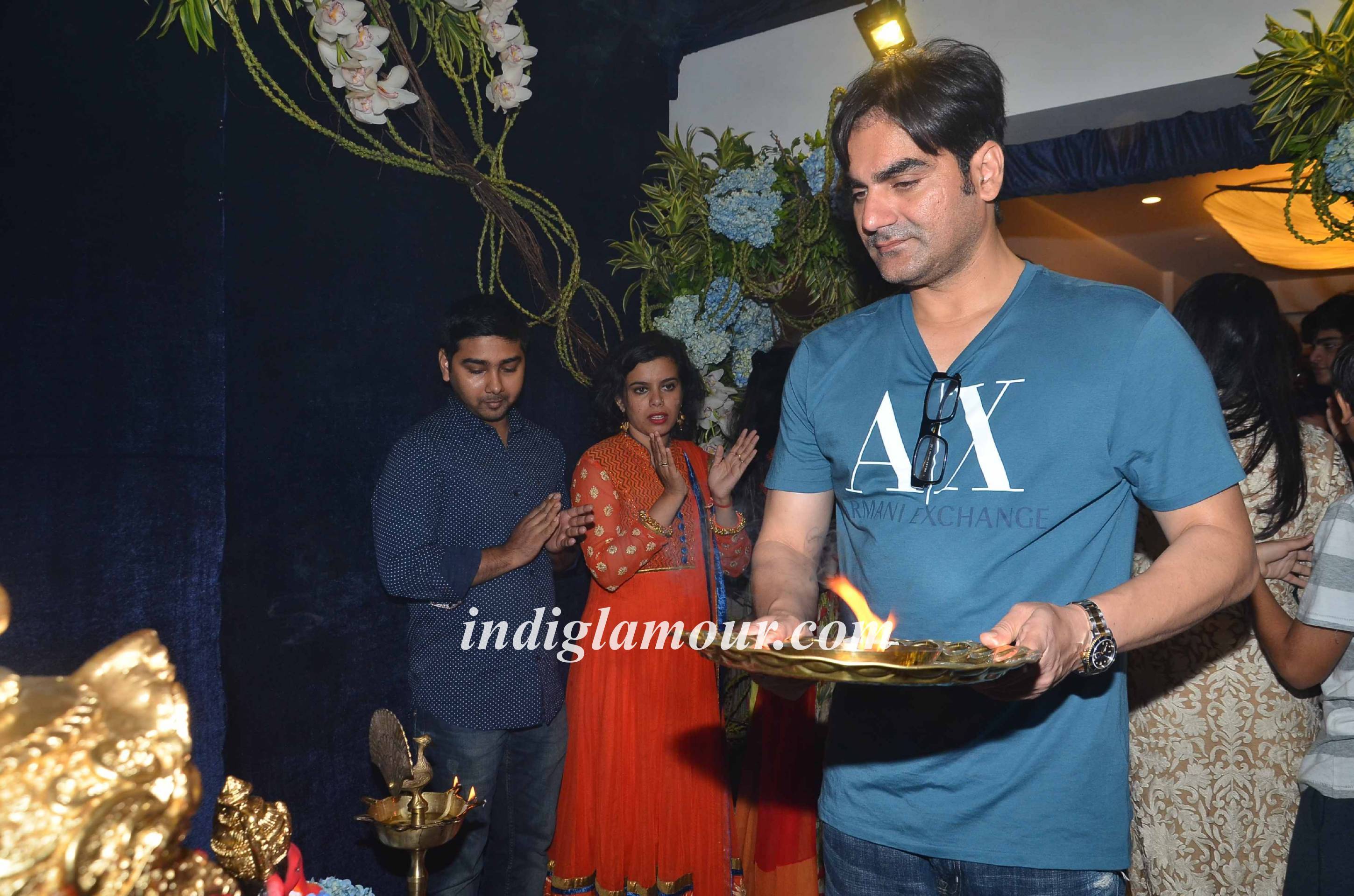 Salman Khan and Family Celebrates Ganpati Visarjan and Aarti Event hd photo