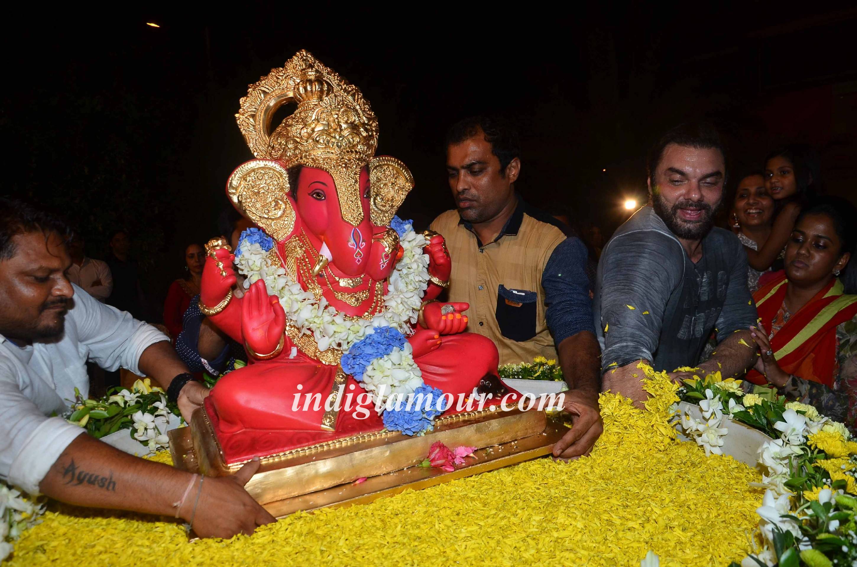 Salman Khan and Family Celebrates Ganpati Visarjan and Aarti Event hd photo