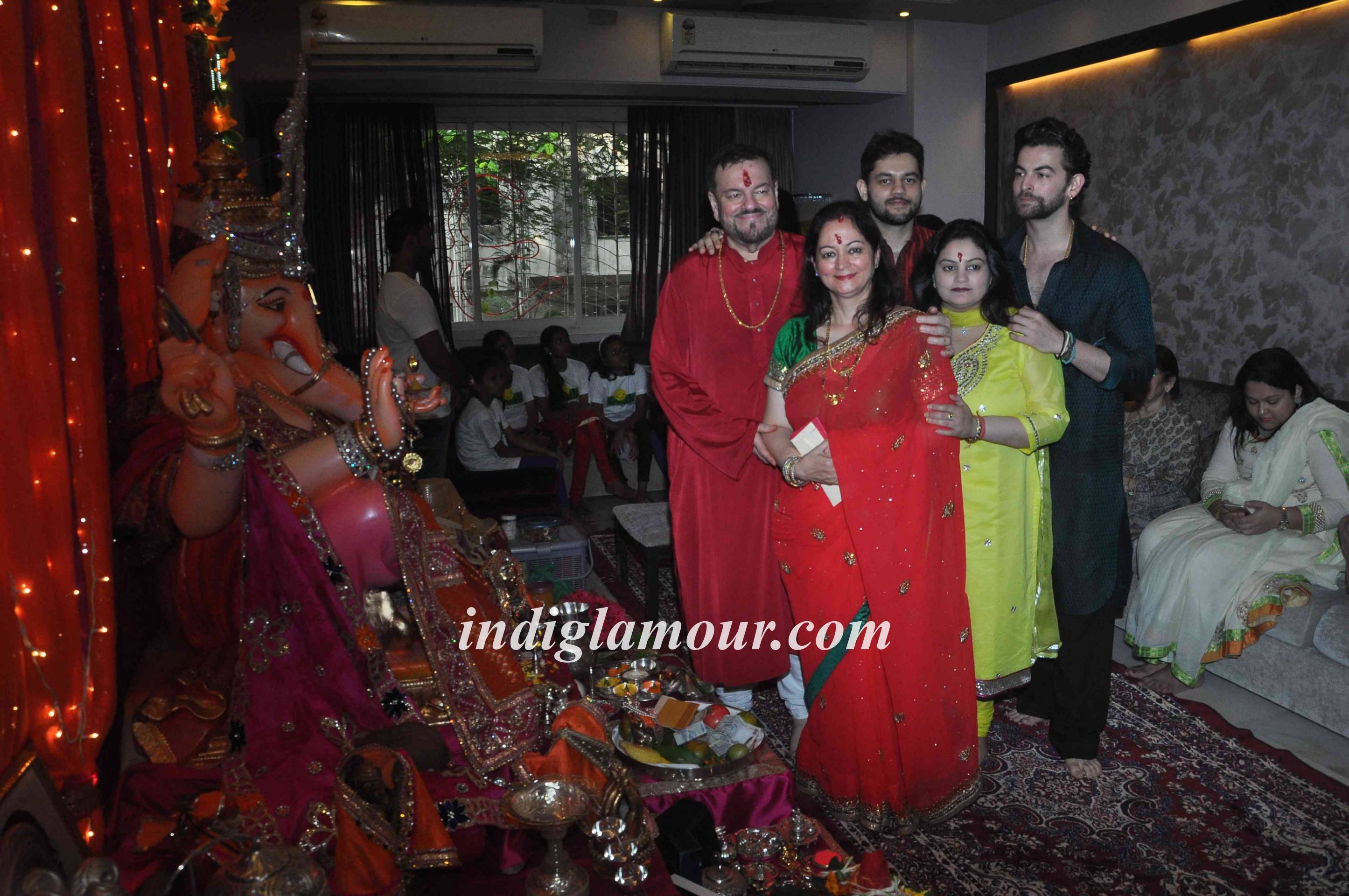 Neil Nitin Mukesh Celebrates Ganesh Festival Event hd photo