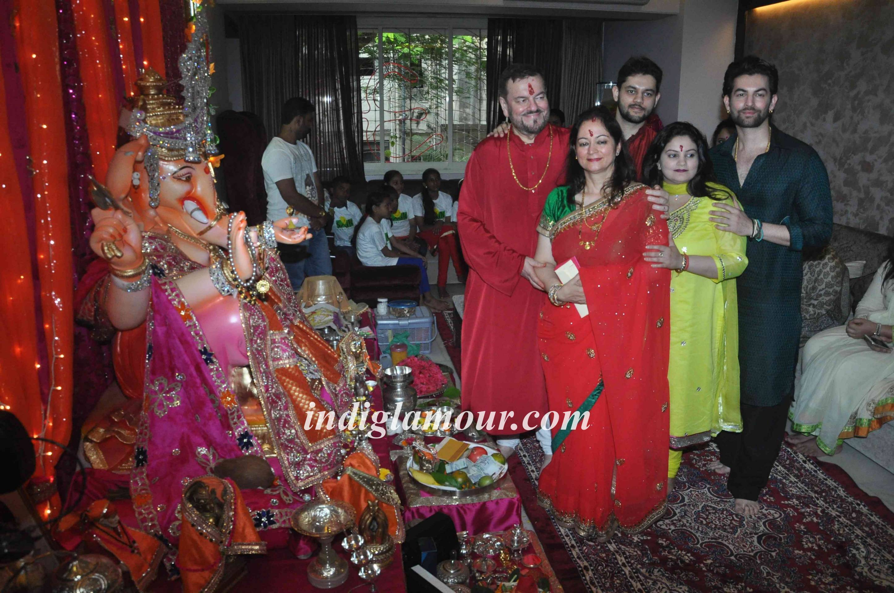Neil Nitin Mukesh Celebrates Ganesh Festival Event hd photo