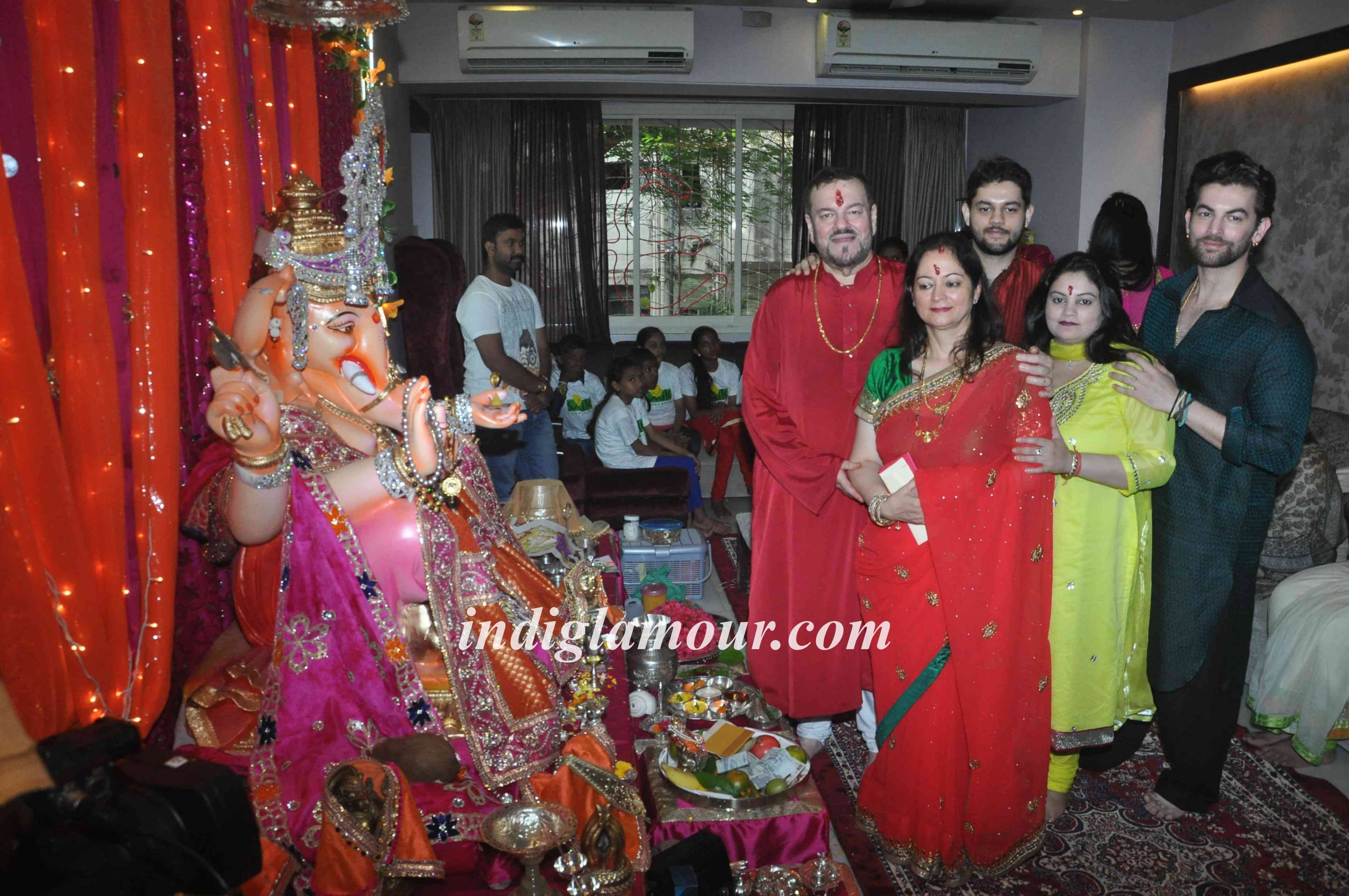 Neil Nitin Mukesh Celebrates Ganesh Festival Event hd photo