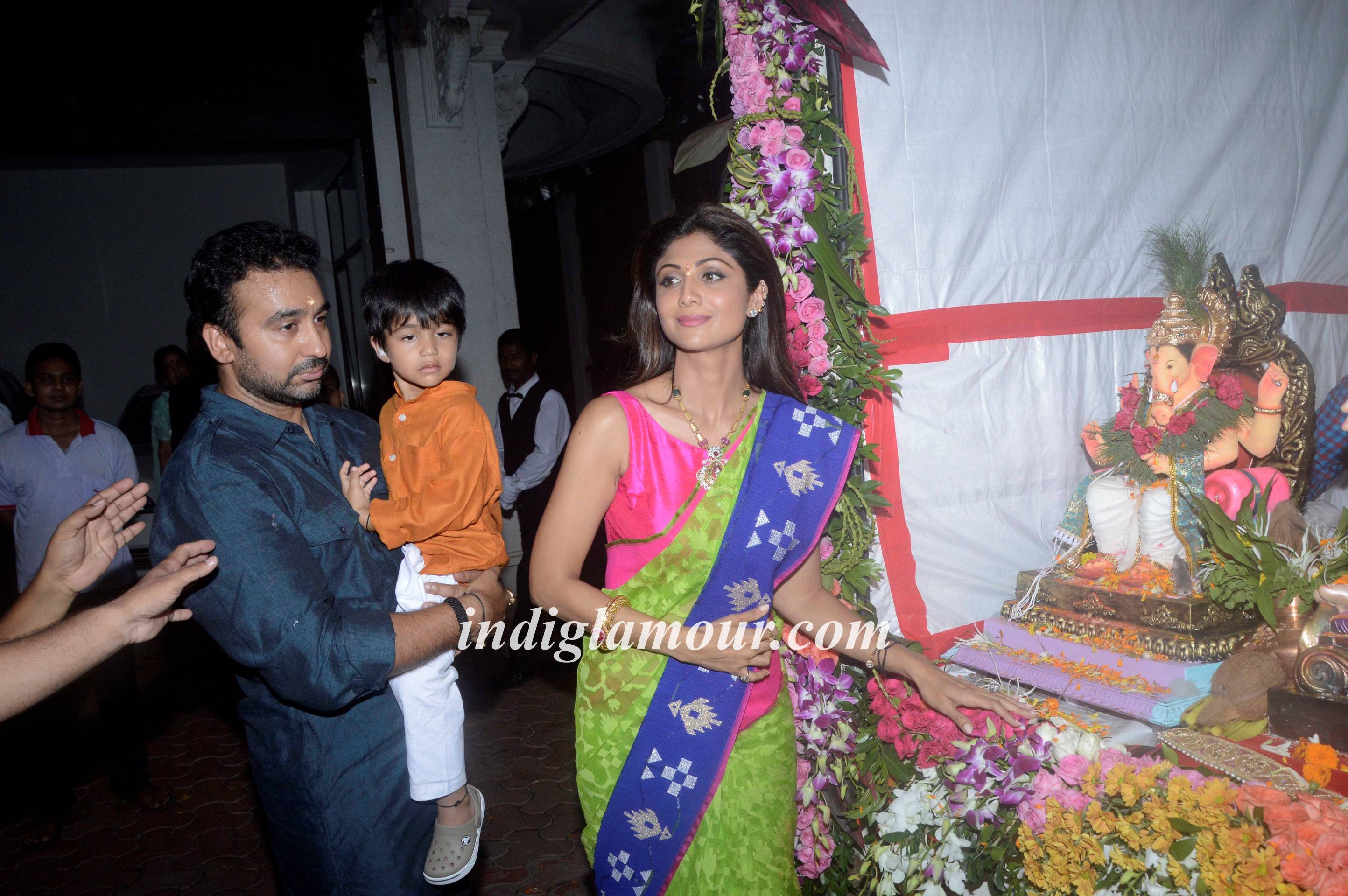 Shilpa Shetty and Raj Kundra Celebrates Ganpati Visarjan Event hd photo