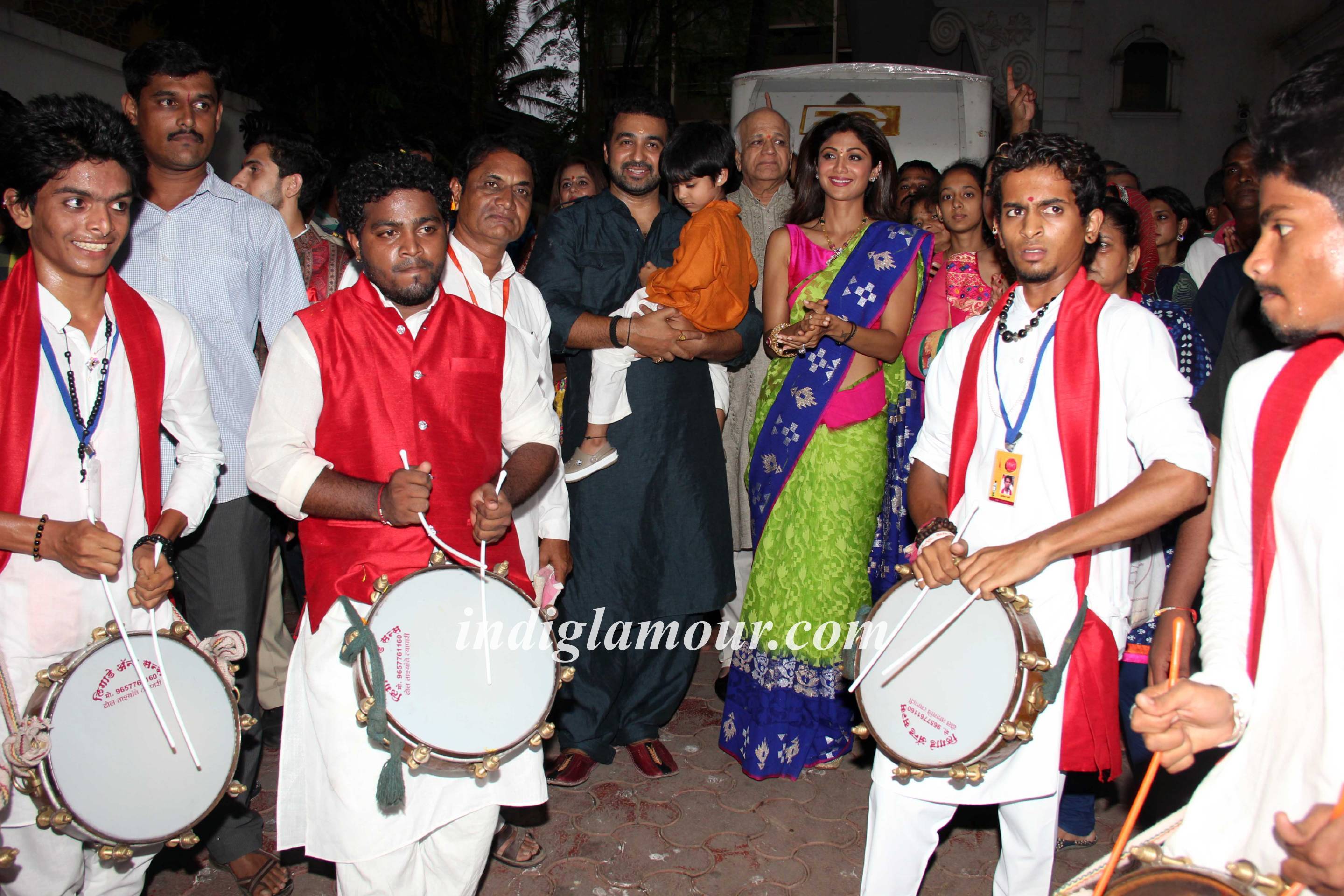 Shilpa Shetty and Raj Kundra Celebrates Ganpati Visarjan Event hd photo