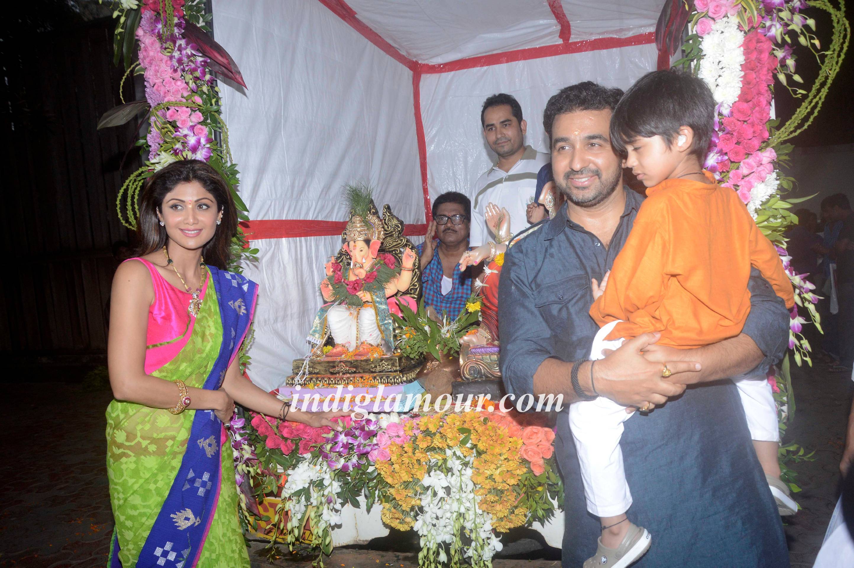 Shilpa Shetty and Raj Kundra Celebrates Ganpati Visarjan Event hd photo
