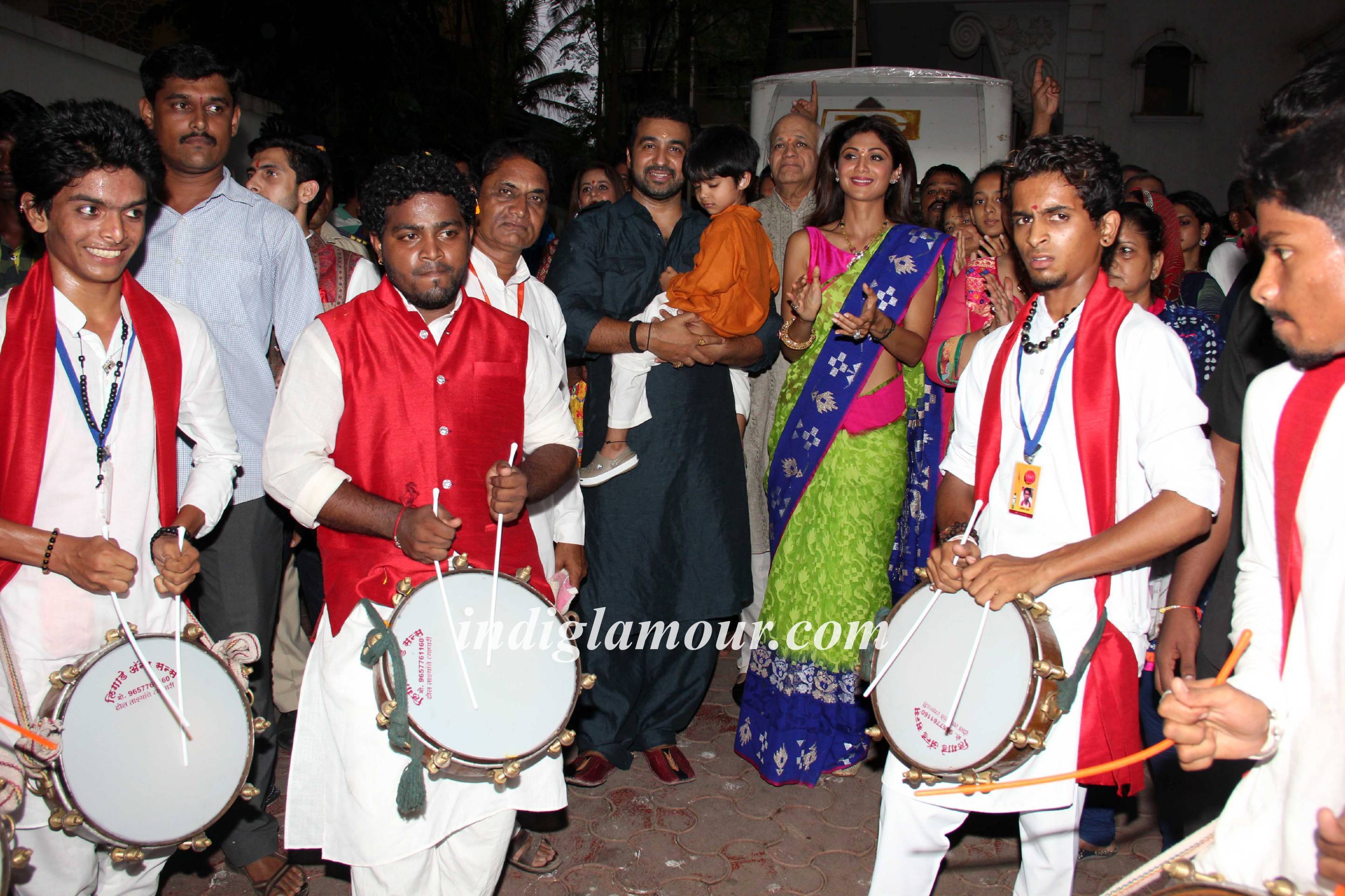 Shilpa Shetty and Raj Kundra Celebrates Ganpati Visarjan Event hd photo