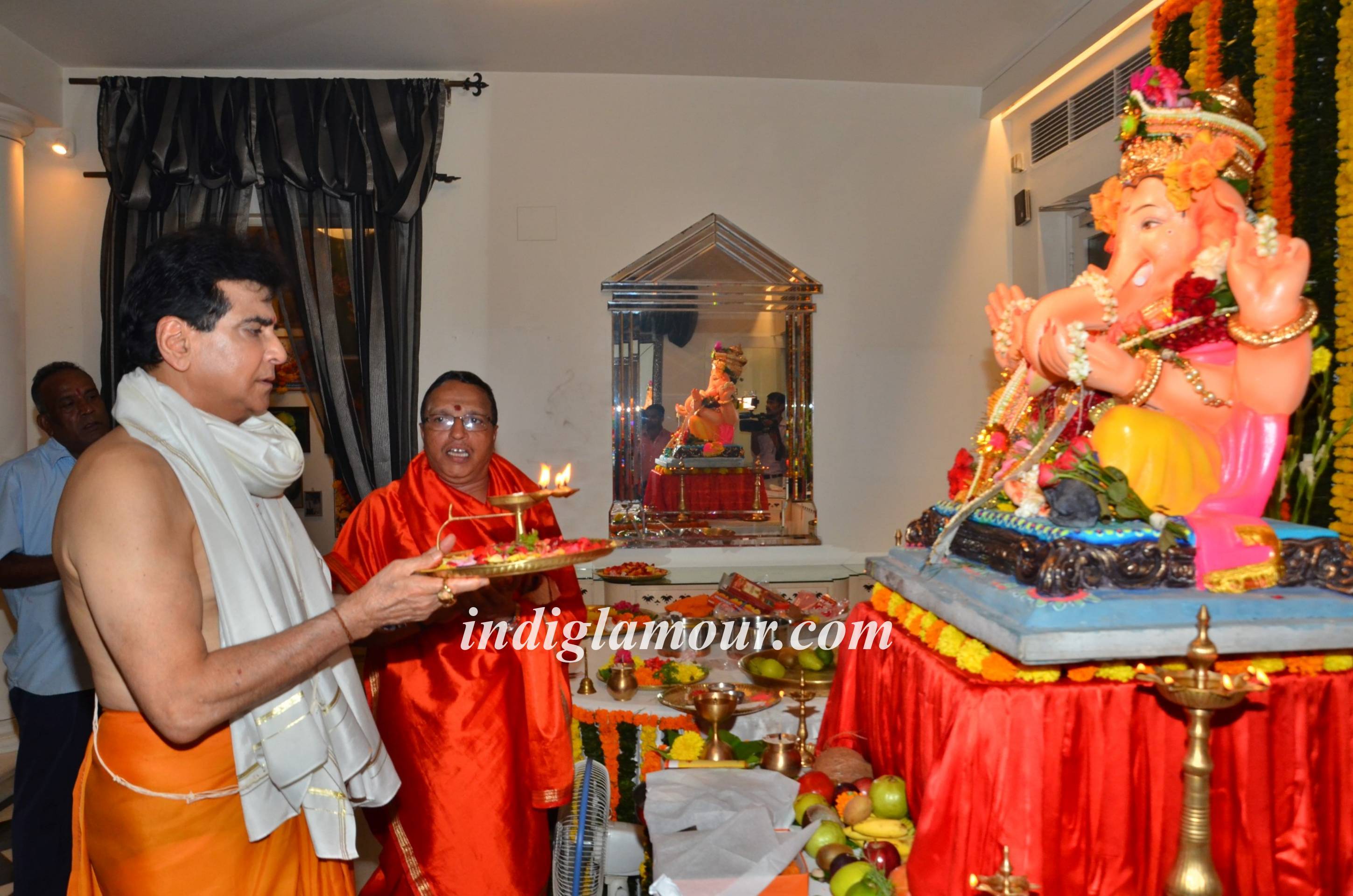 Ganpati Celebrations at Jeetendra House Event hd photo