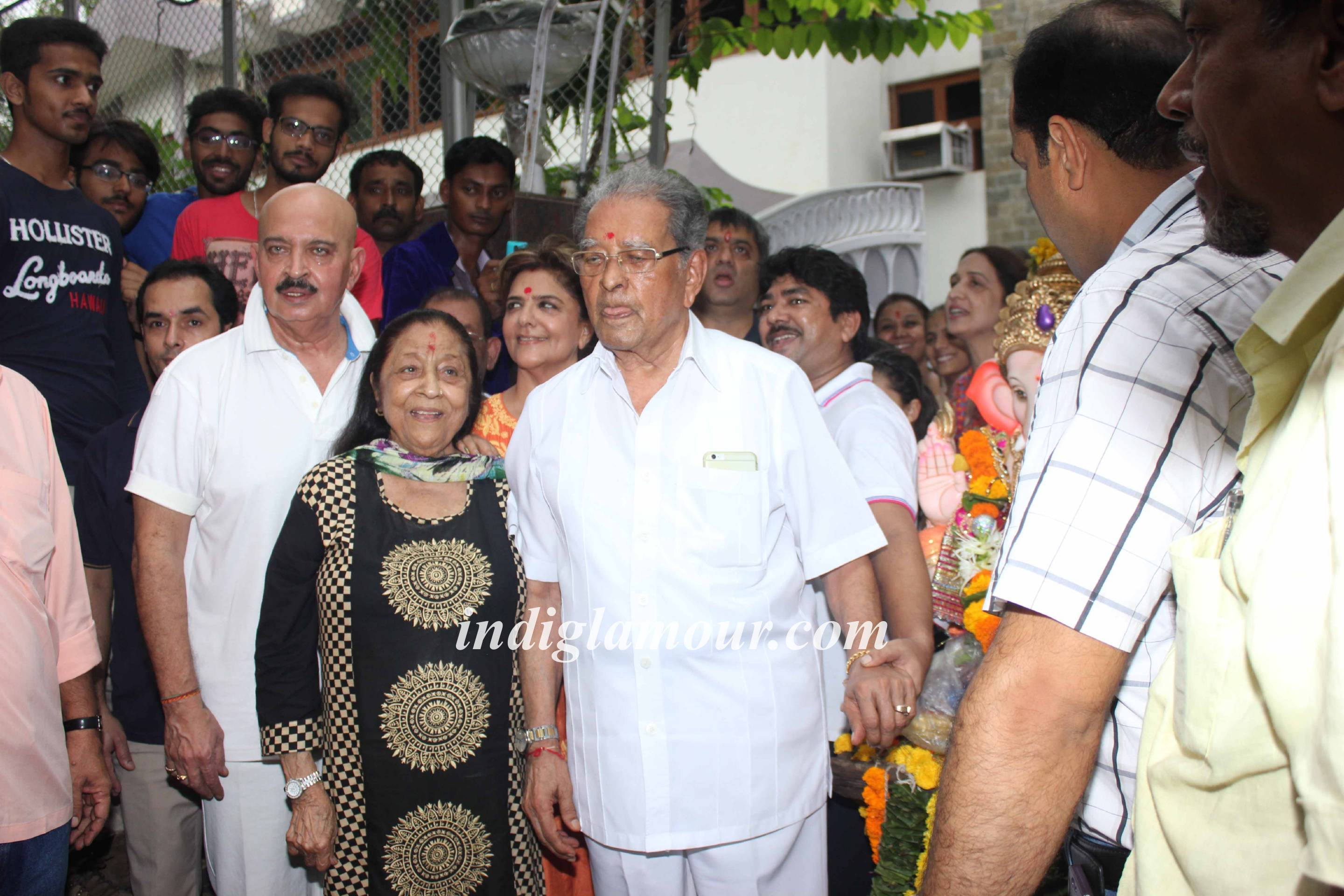 Rakesh Roshan Celebrates Ganpati Visarjan Event hd photo
