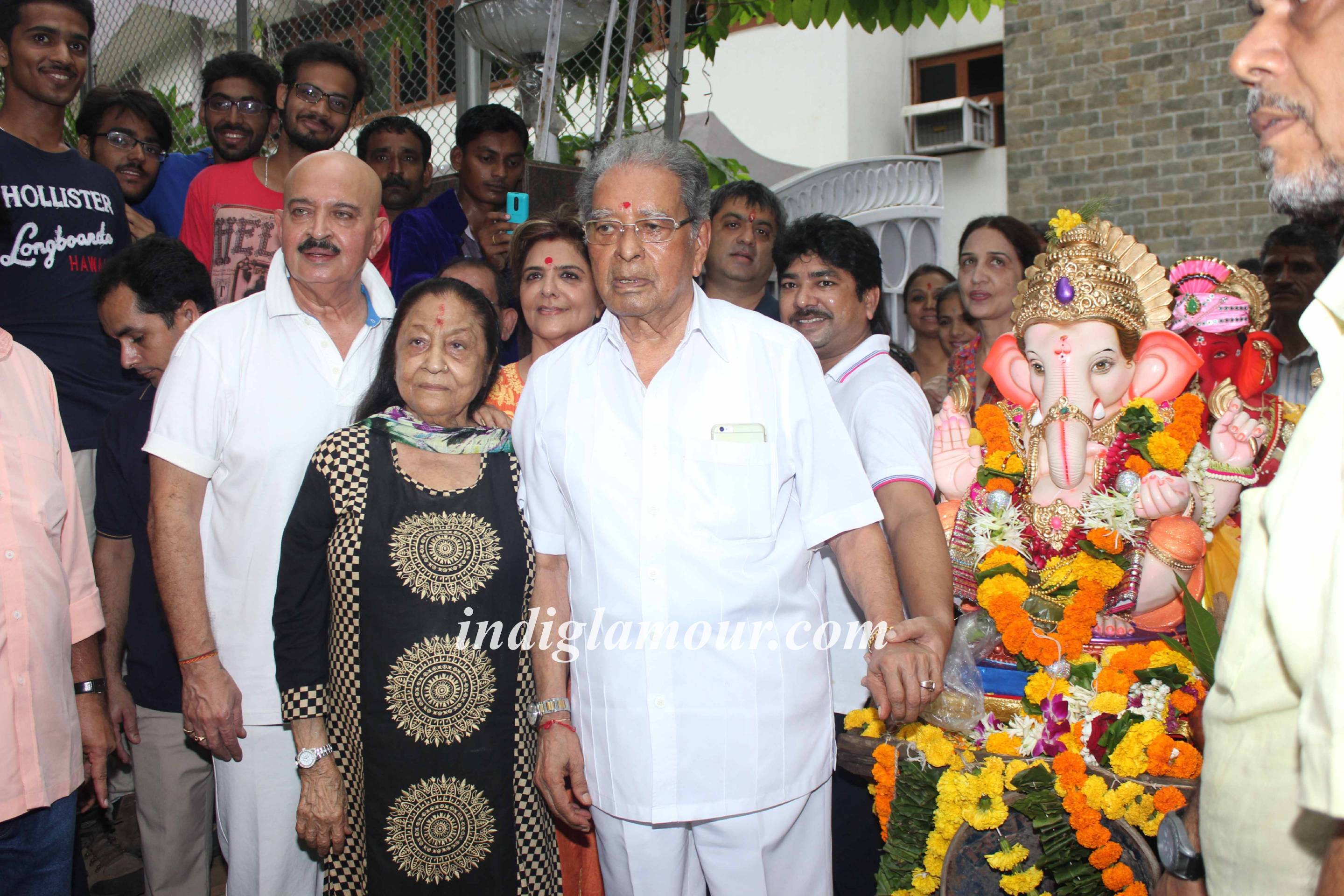 Rakesh Roshan Celebrates Ganpati Visarjan Event hd photo