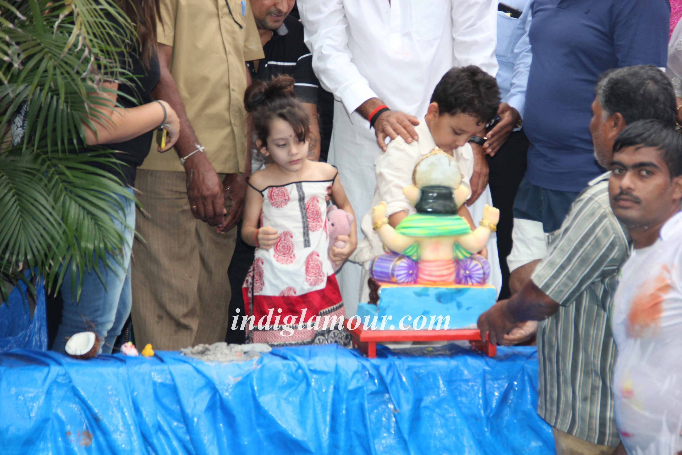 Sanjay Dutt Celebrates Ganpati Visarjan Event hd photo