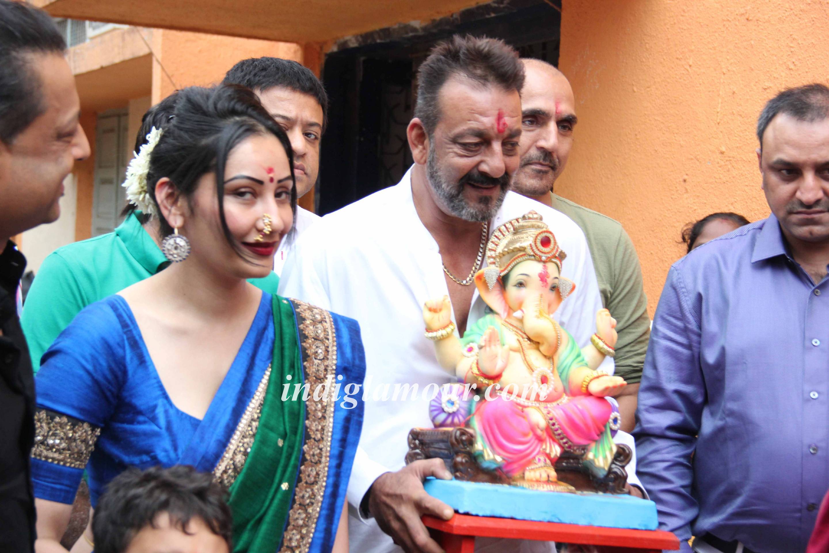 Sanjay Dutt Celebrates Ganpati Visarjan Event hd photo