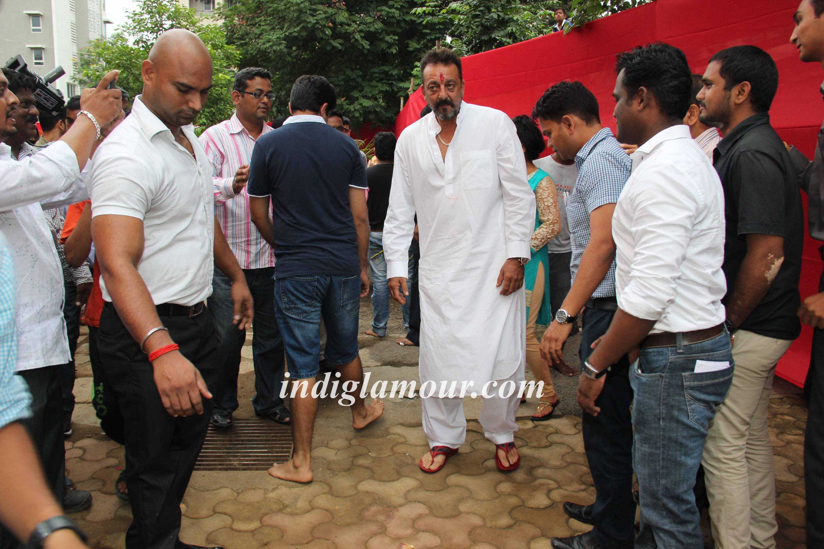 Sanjay Dutt Celebrates Ganpati Visarjan Event hd photo