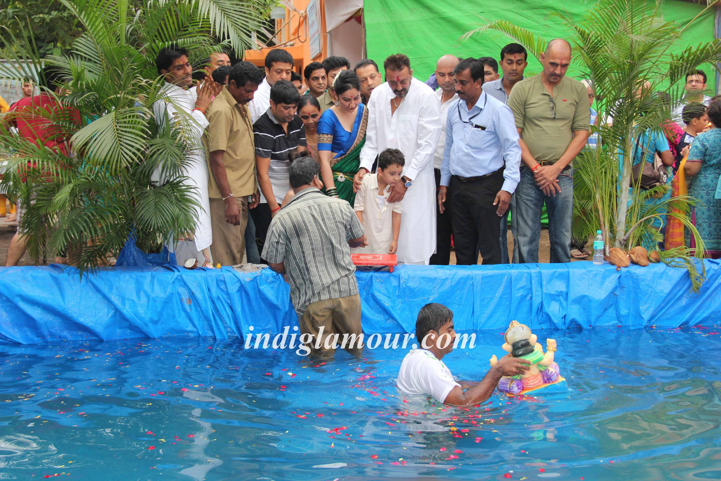 Sanjay Dutt Celebrates Ganpati Visarjan Event hd photo