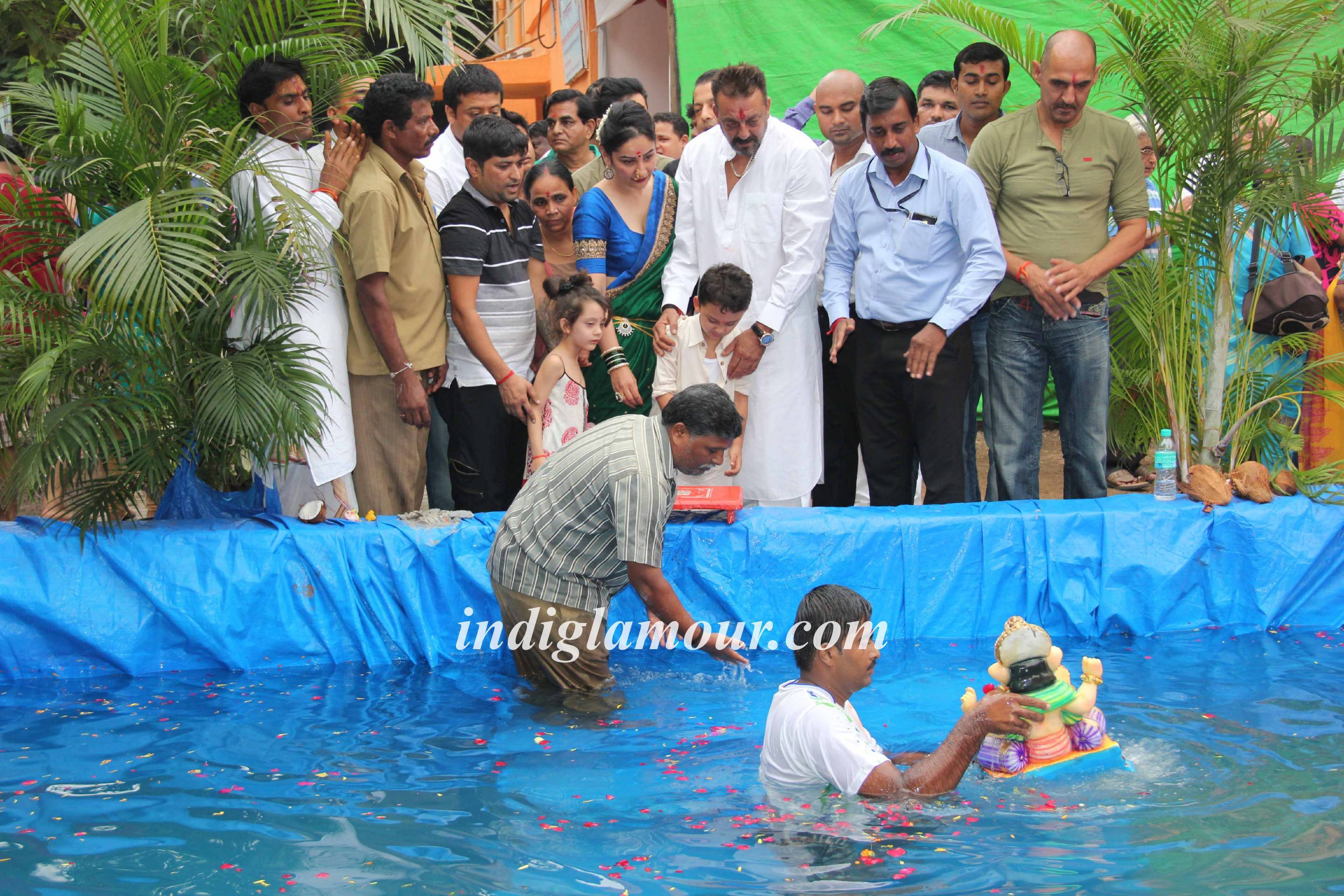 Sanjay Dutt Celebrates Ganpati Visarjan Event hd photo