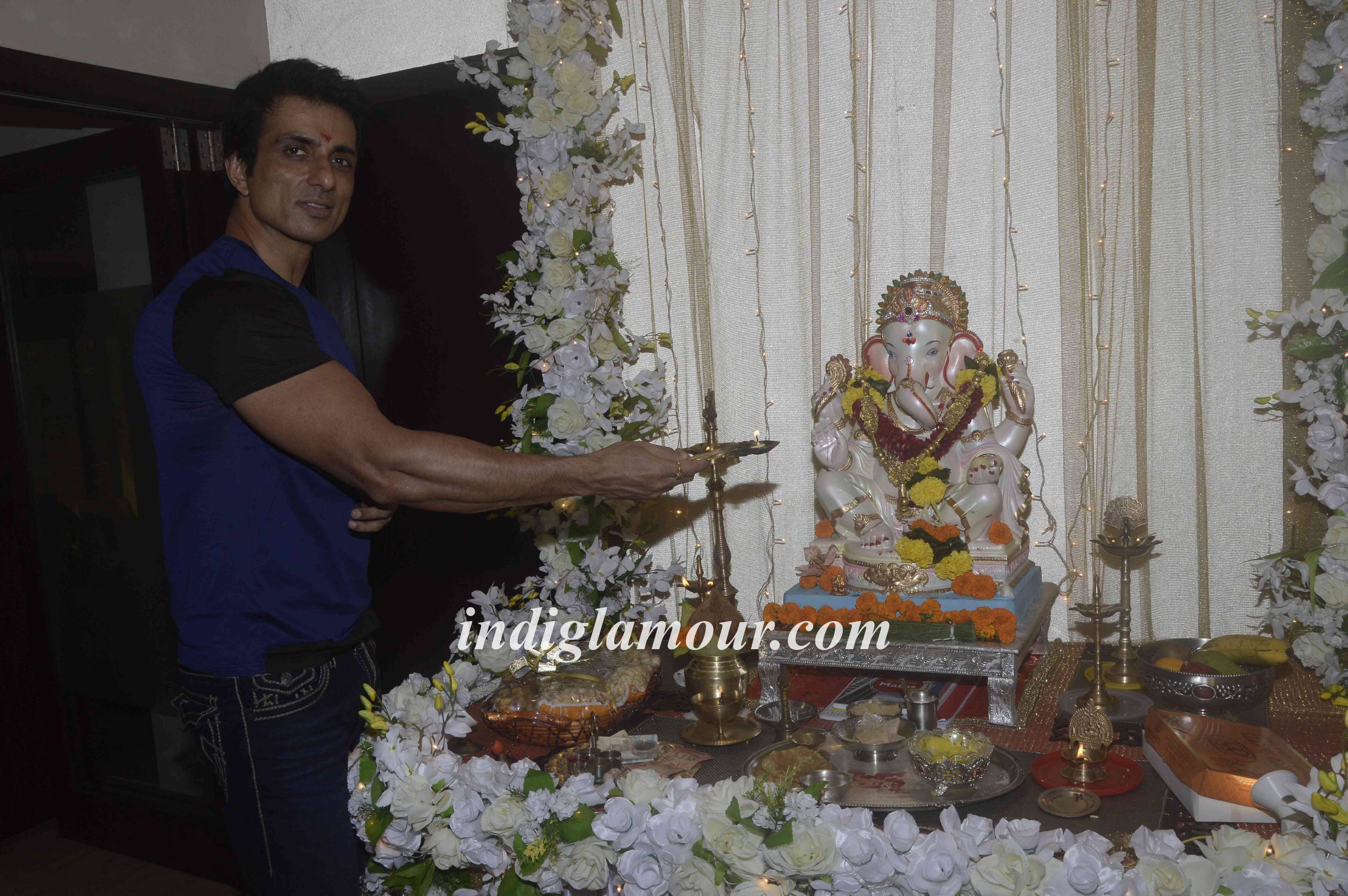 Sonu Sood Celebrates Ganesh Festival Event hd photo