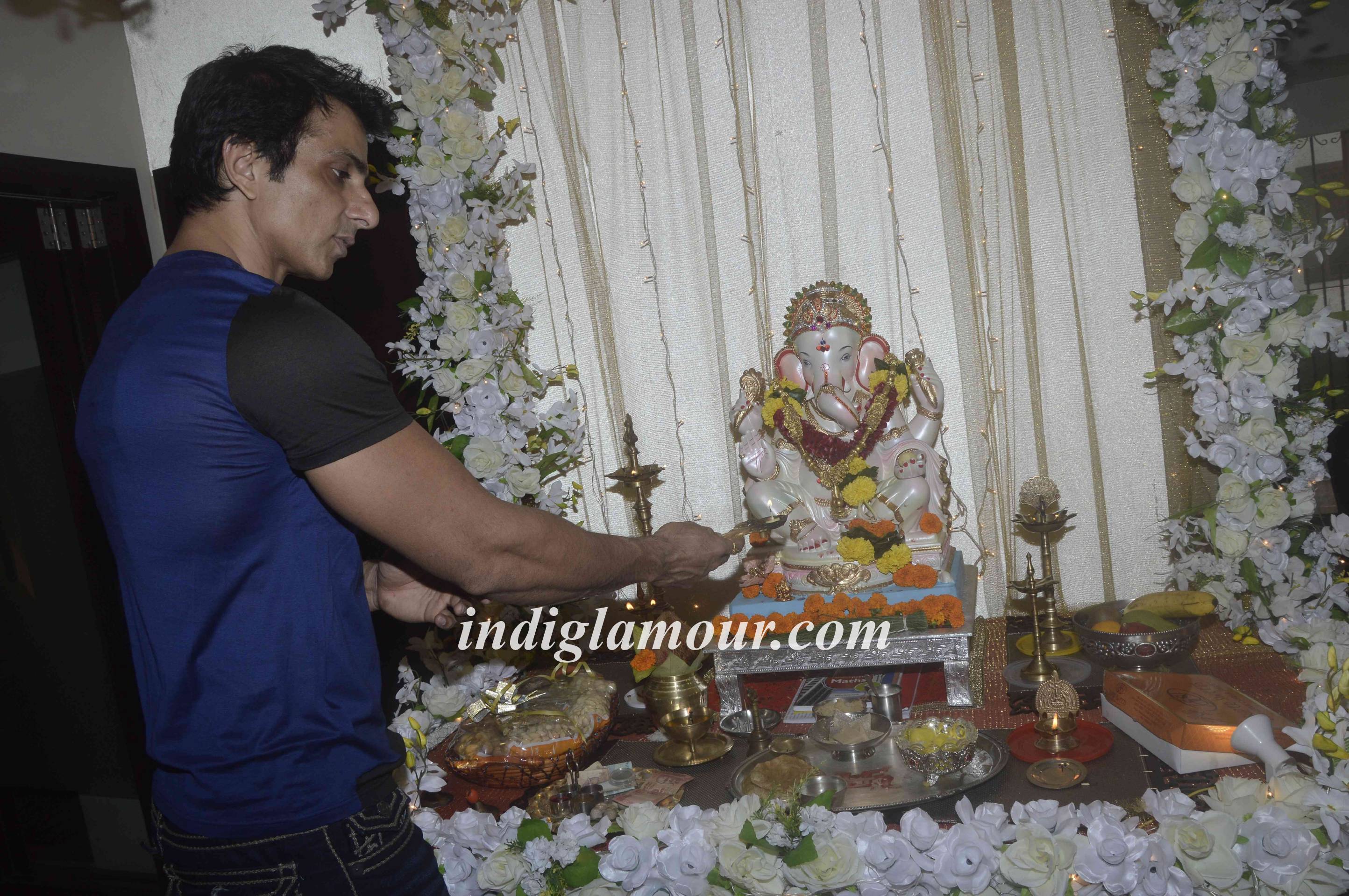 Sonu Sood Celebrates Ganesh Festival Event hd photo