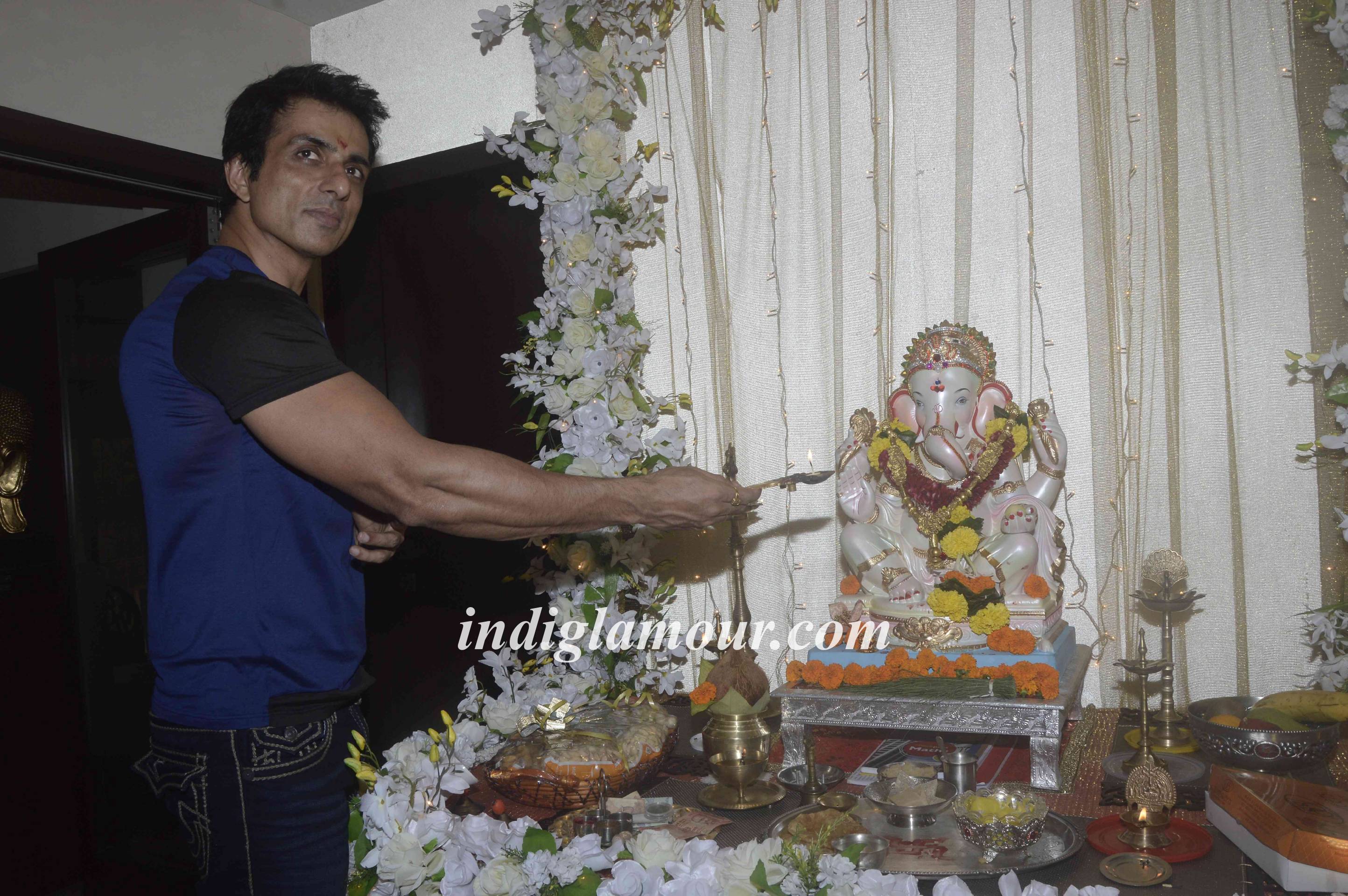 Sonu Sood Celebrates Ganesh Festival Event hd photo