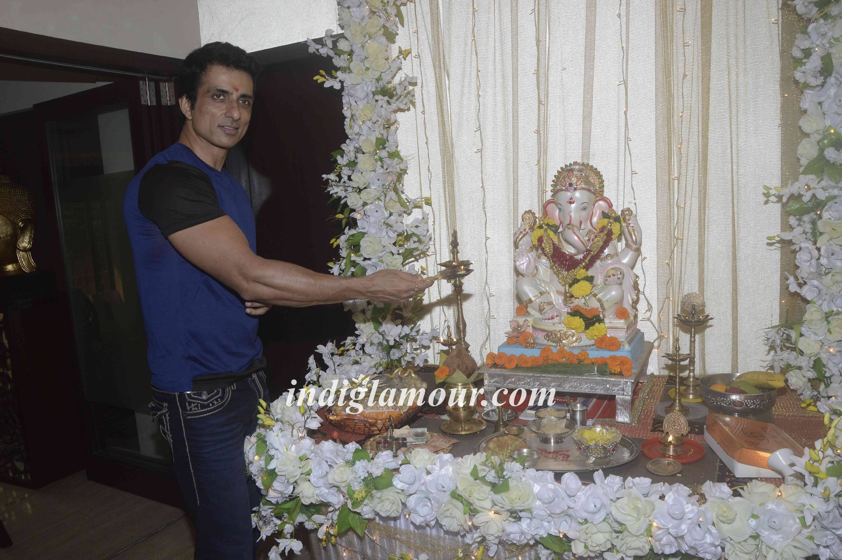 Sonu Sood Celebrates Ganesh Festival Event hd photo