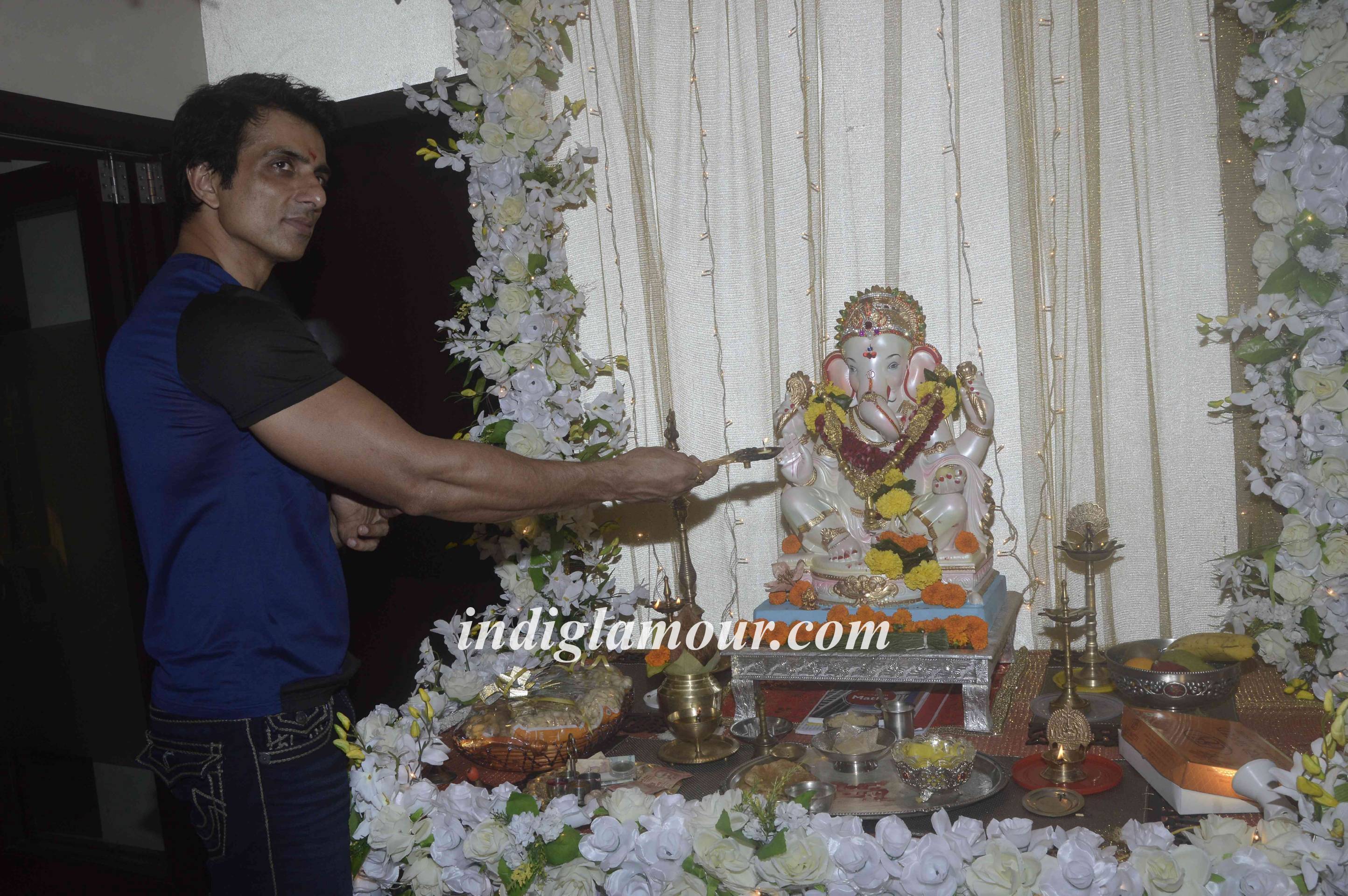 Sonu Sood Celebrates Ganesh Festival Event hd photo