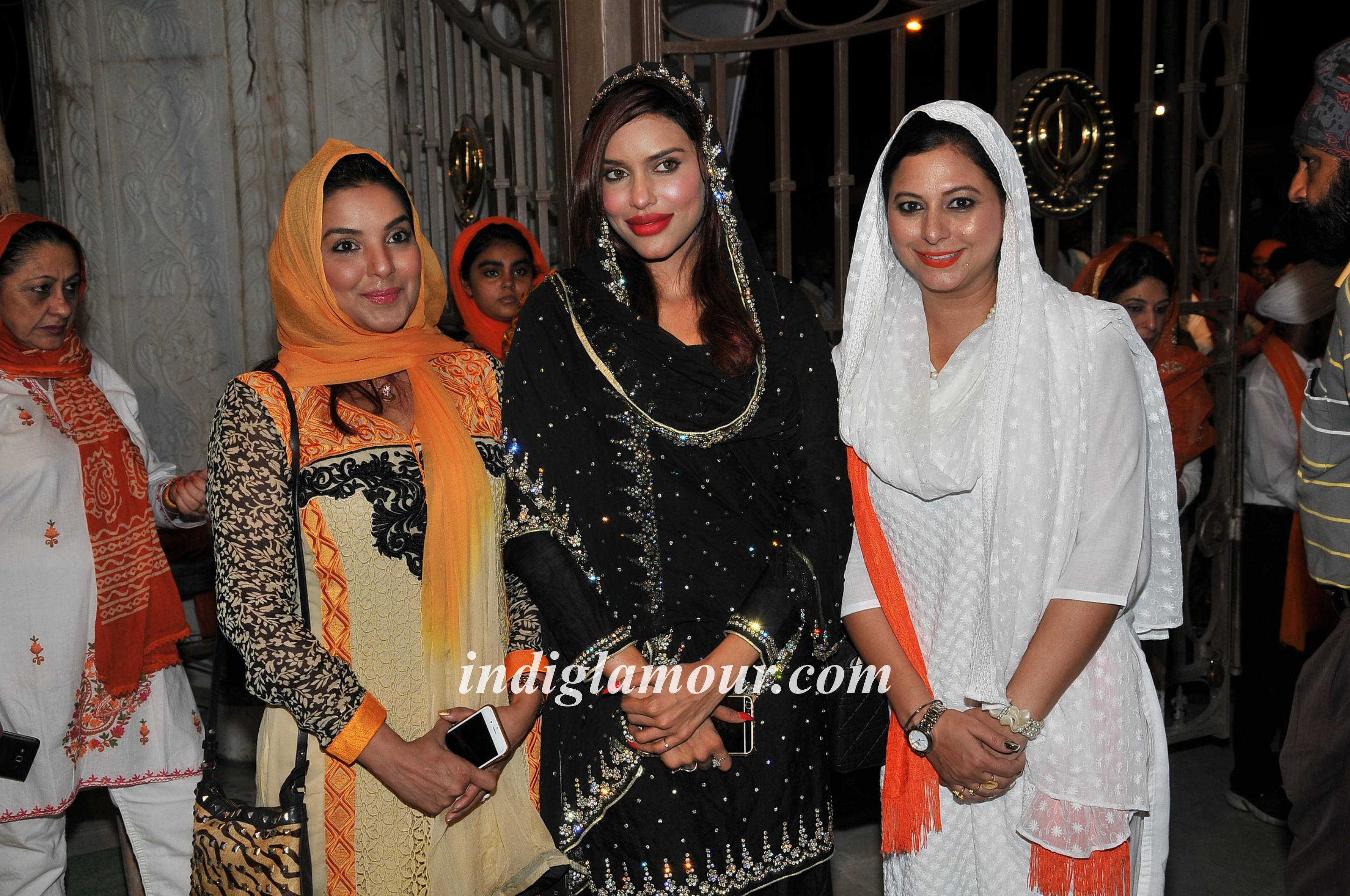 Prayers for the Success of the Film Singh Is Bling with the Team of the Film Event hd photo