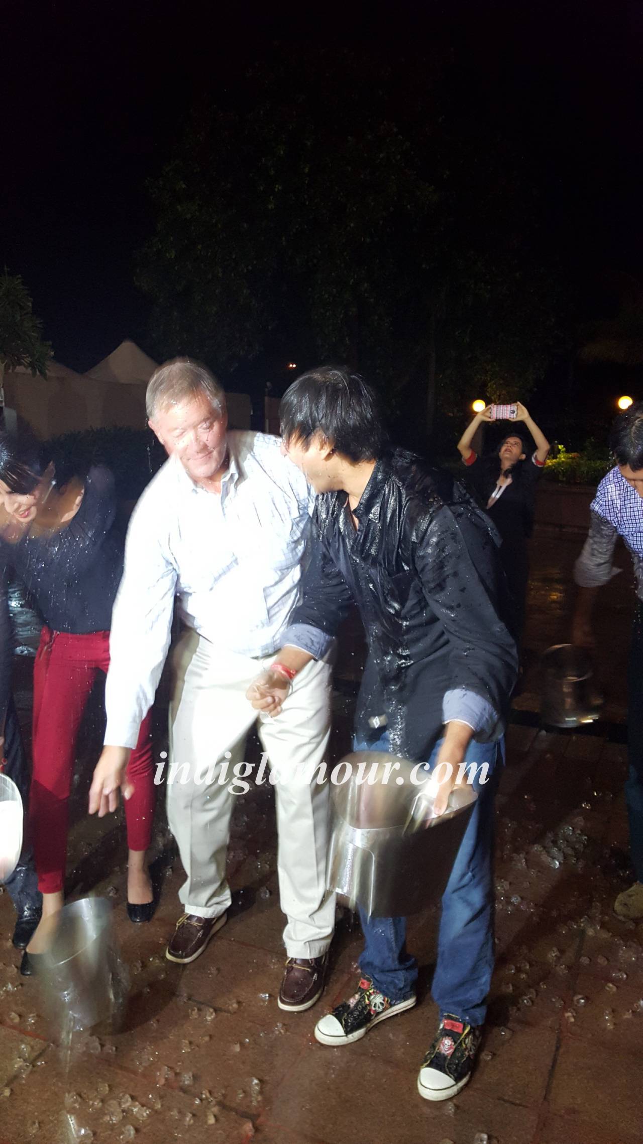 Vivek Oberoi Takes on ALS Ice Bucket Challenge Event hd photo