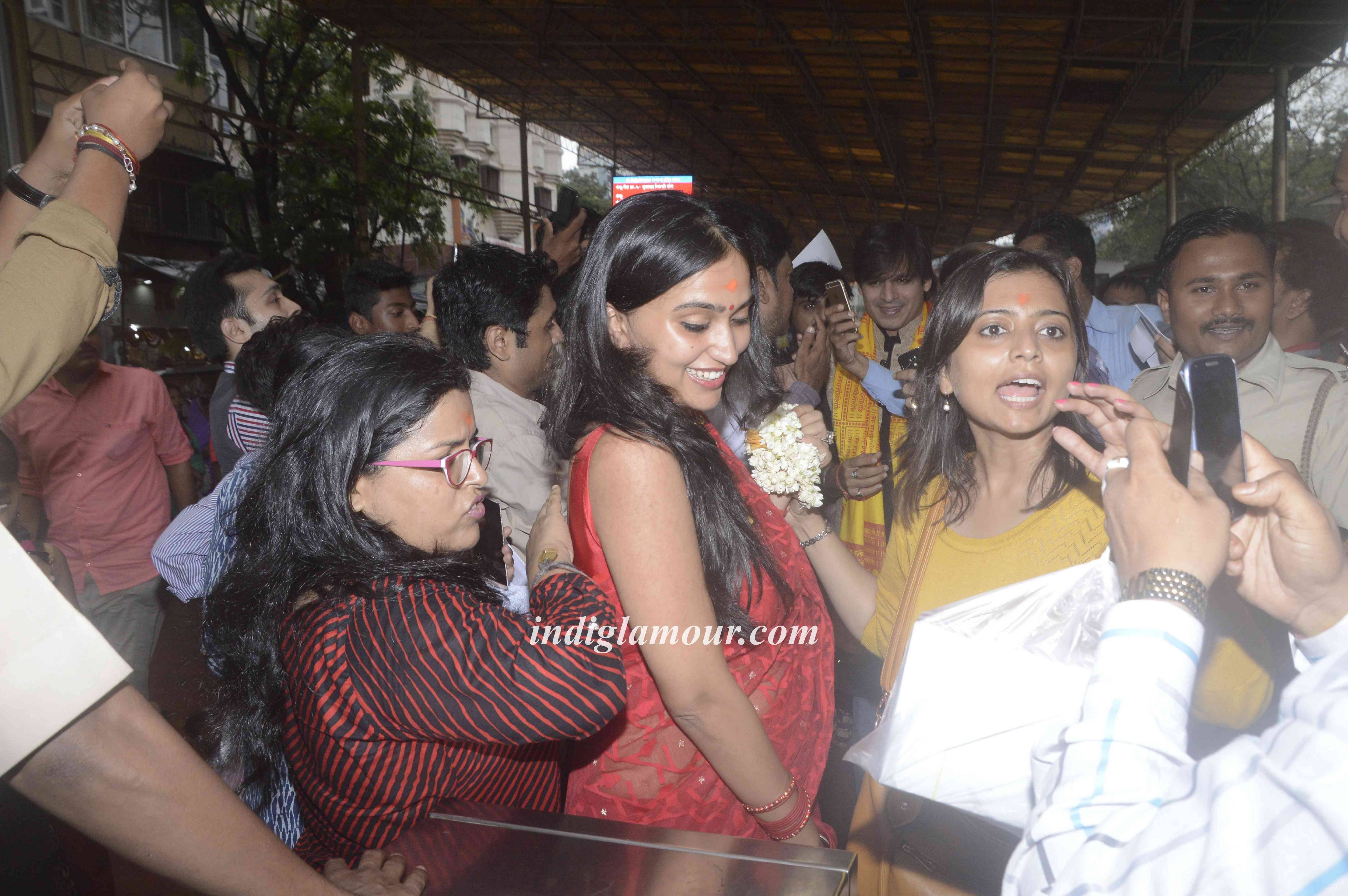Vivek Oberoi Visits Siddhivinayak Temple Event hd photo